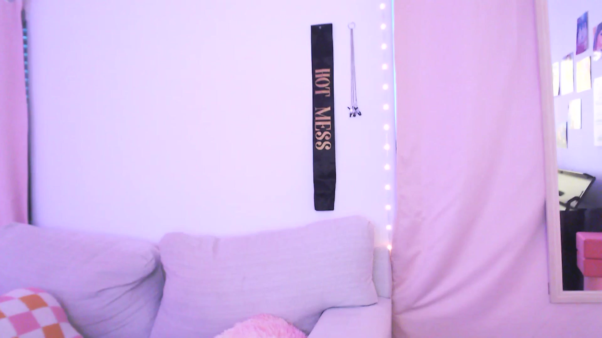 Gallery image thumbnail from AnnaFaux's myfreecams stream on, 07/03/2025, 01:35 image 7 of 20