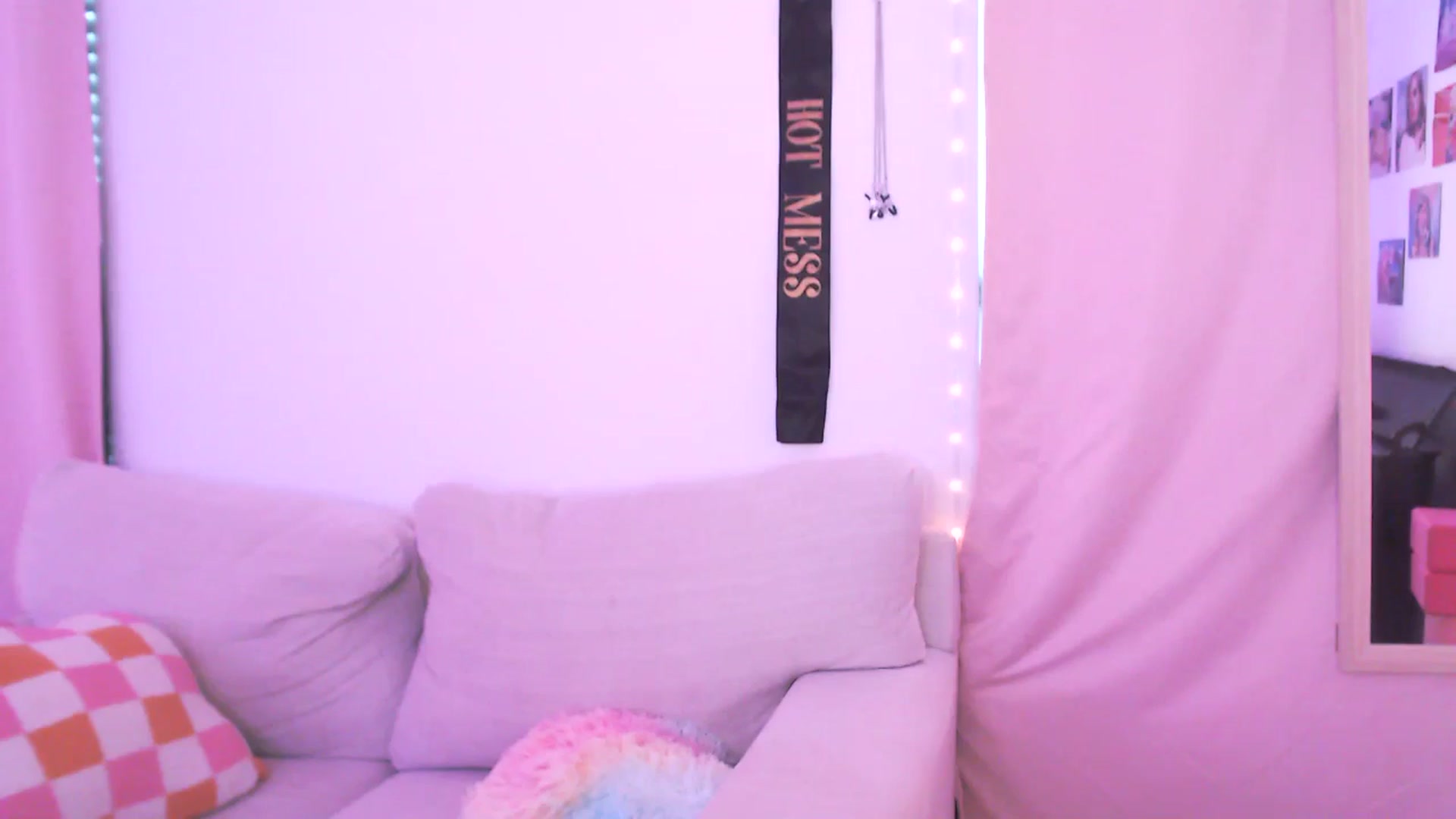 Gallery image thumbnail from AnnaFaux's myfreecams stream on, 07/03/2025, 01:35 image 3 of 20