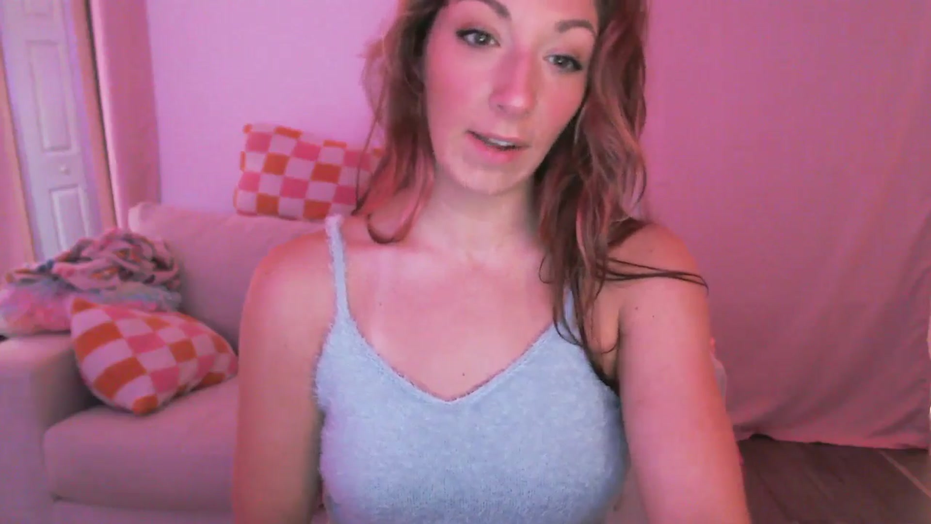 Gallery image thumbnail from AnnaFaux's myfreecams stream on, 07/15/2025, 24:07 image 4 of 20