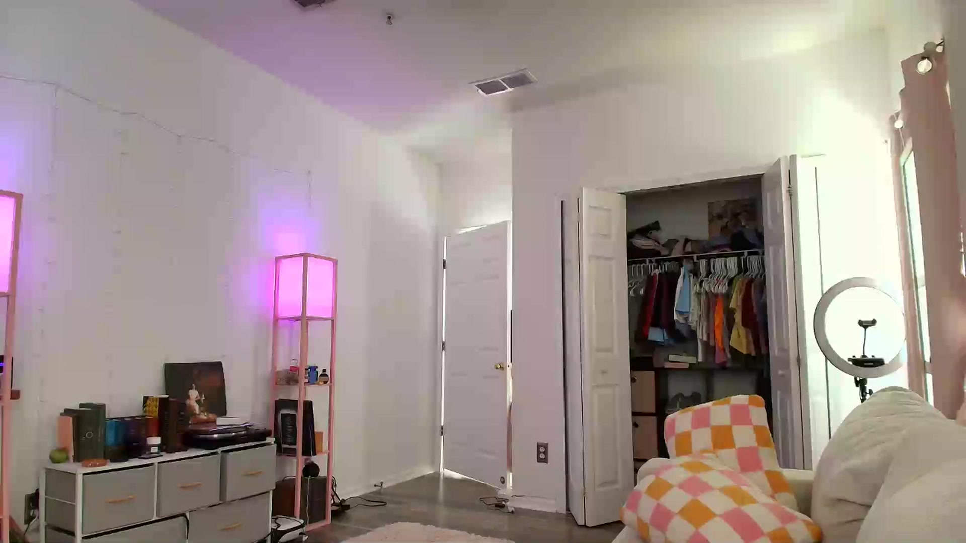 Gallery image thumbnail from AnnaFaux's myfreecams stream on, 07/19/2025, 01:49 image 2 of 20