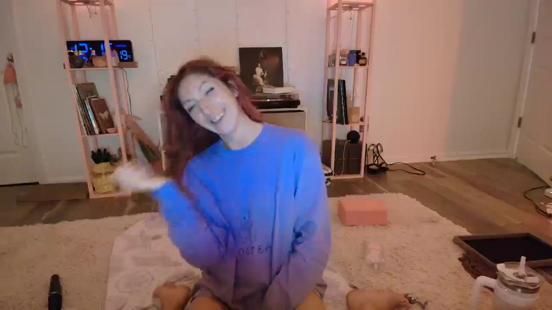 Gallery image thumbnail from AnnaFaux's myfreecams stream on, 07/19/2025, 04:22 image 14 of 20