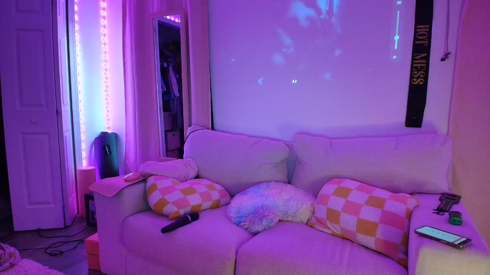 Gallery image thumbnail from AnnaFaux's myfreecams stream on, 07/29/2025, 24:02 image 14 of 20