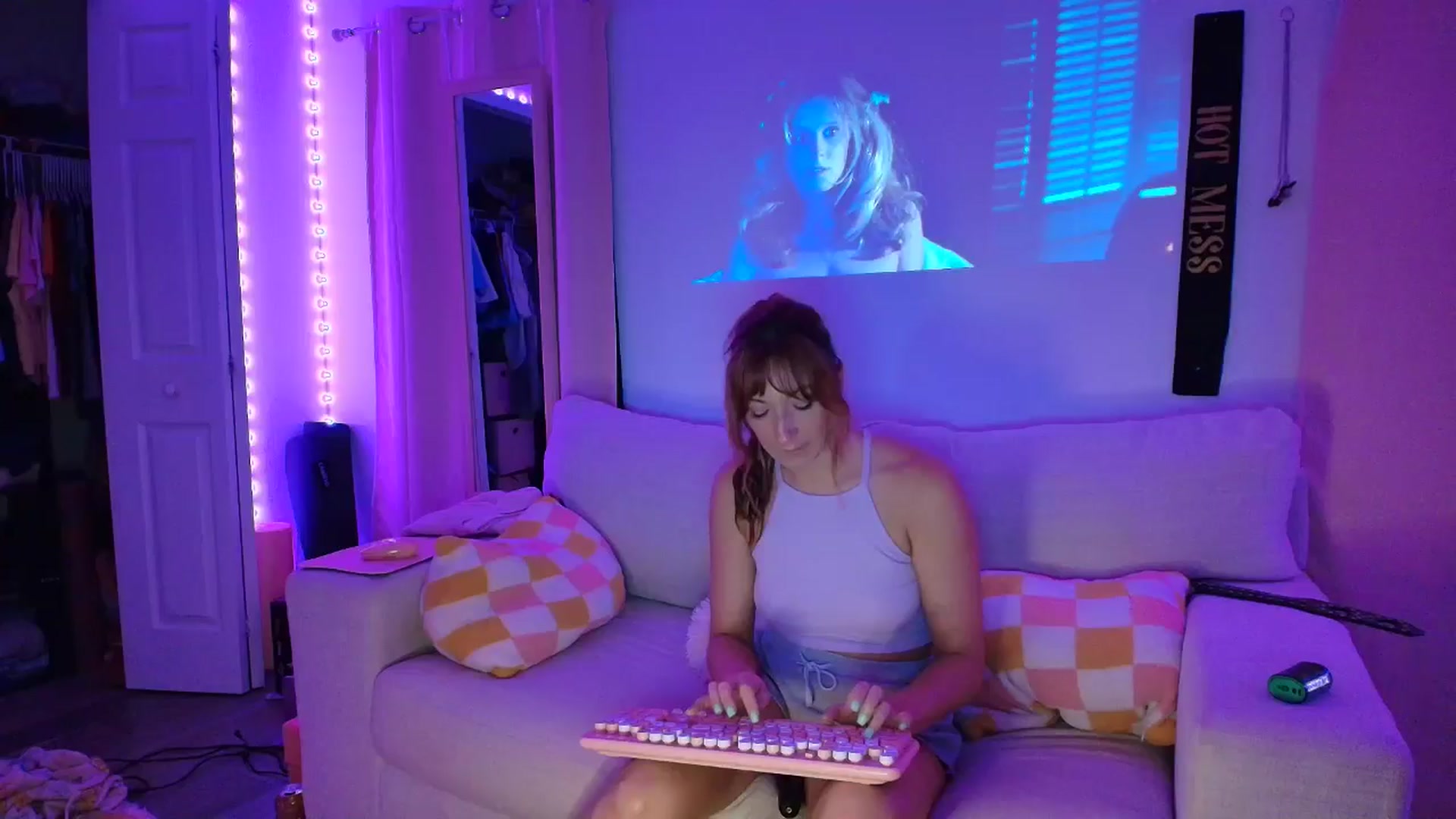 Gallery image thumbnail from AnnaFaux's myfreecams stream on, 07/29/2025, 01:08 image 9 of 20