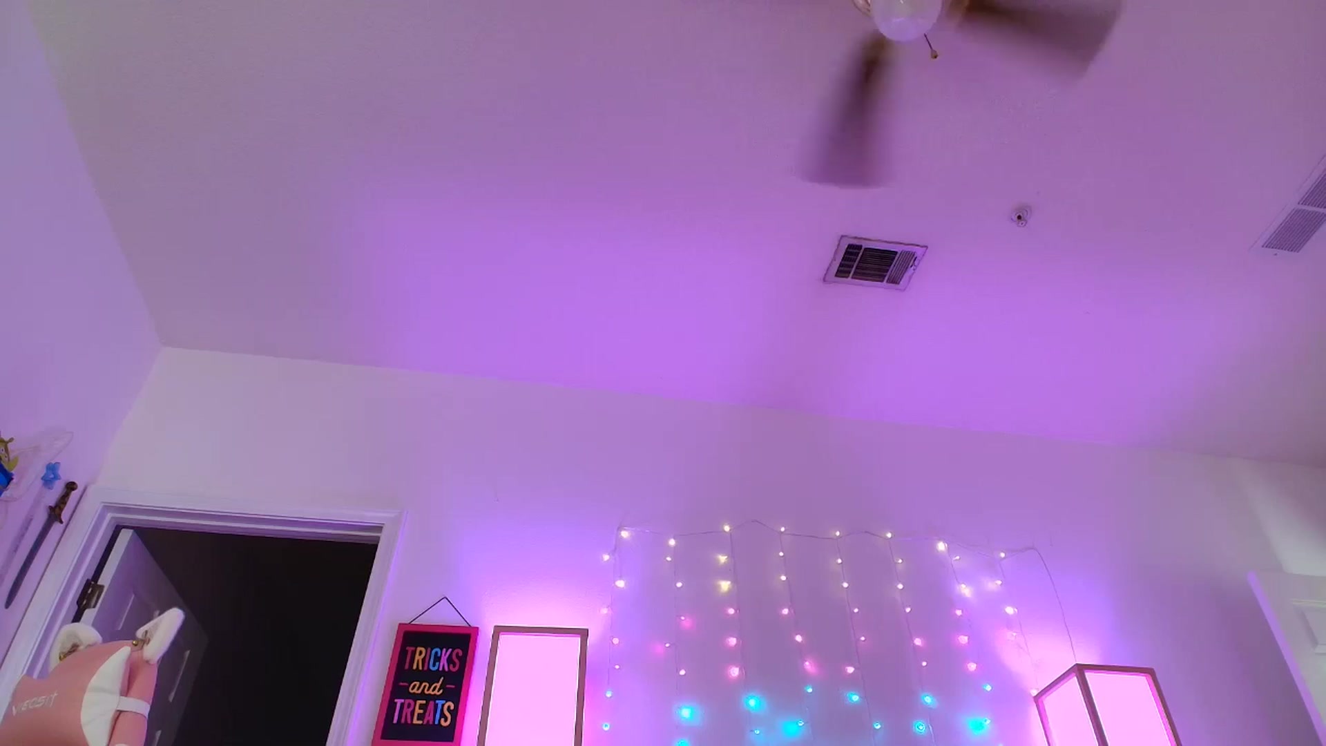 Gallery image thumbnail from AnnaFaux's myfreecams stream on, 08/18/2025, 24:57 image 6 of 20