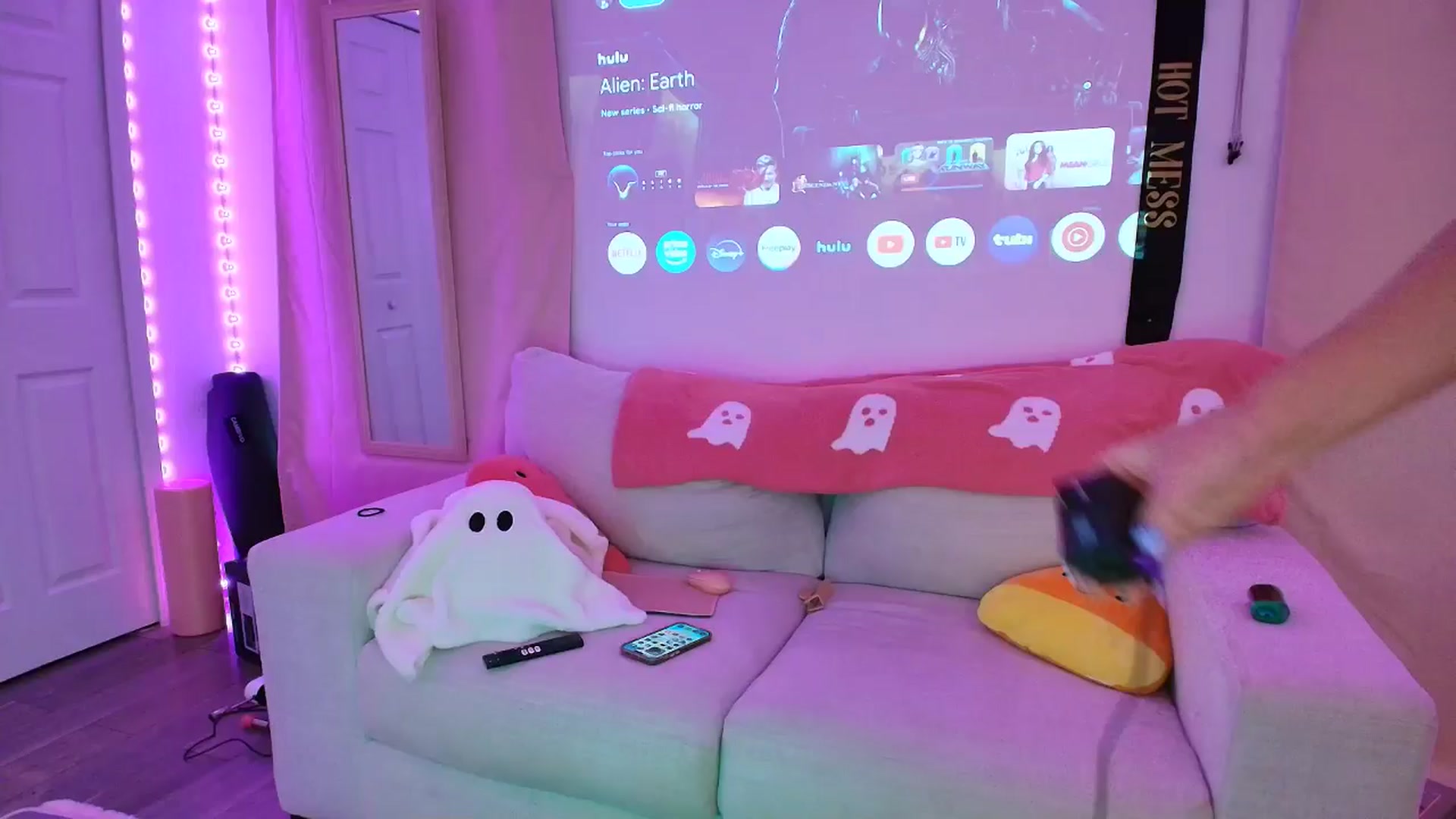 Gallery image thumbnail from AnnaFaux's myfreecams stream on, 08/18/2025, 23:58 image 1 of 20
