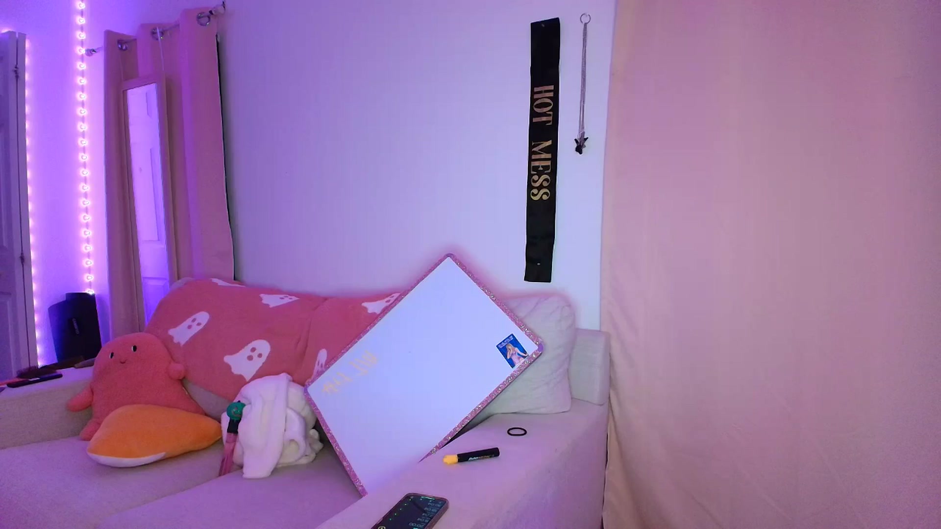 Gallery image thumbnail from AnnaFaux's myfreecams stream on, 08/21/2025, 24:01 image 8 of 20