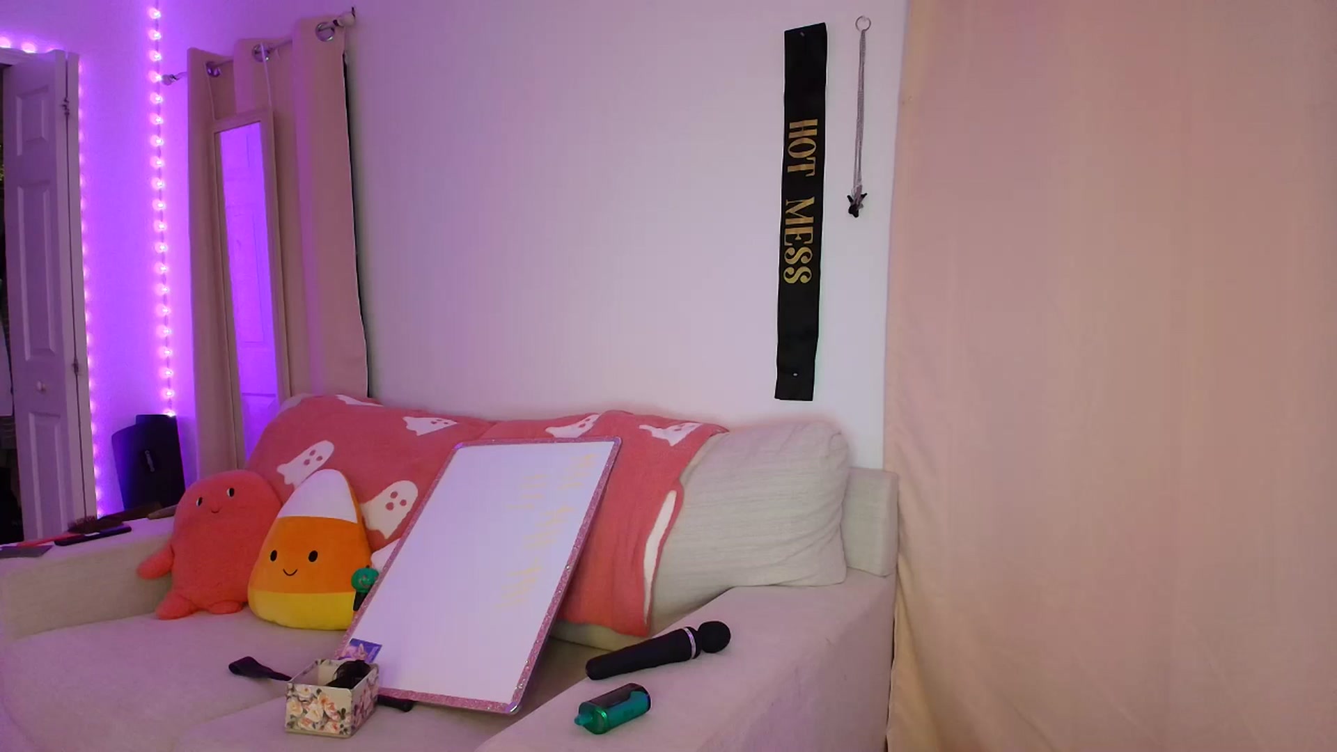 Gallery image thumbnail from AnnaFaux's myfreecams stream on, 08/21/2025, 24:01 image 15 of 20