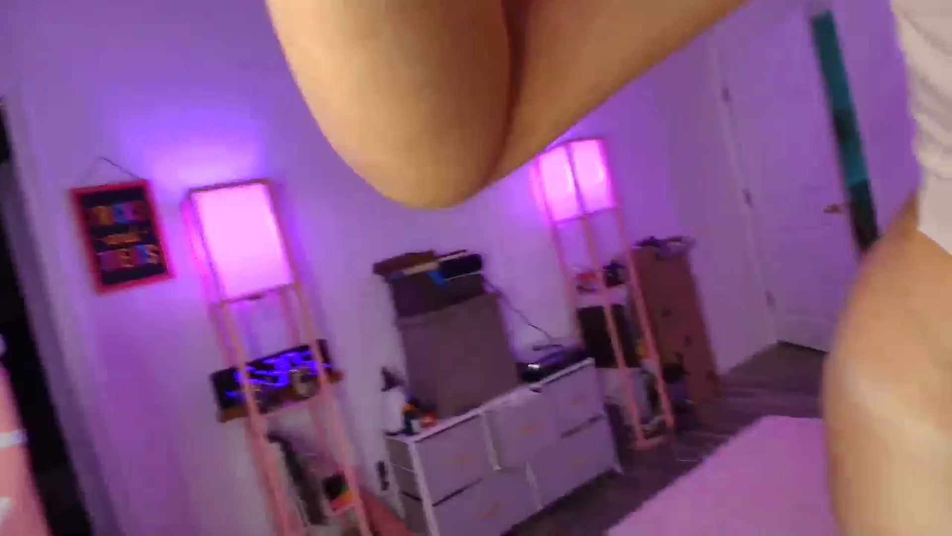 Gallery image thumbnail from AnnaFaux's myfreecams stream on, 08/25/2025, 23:49 image 9 of 20