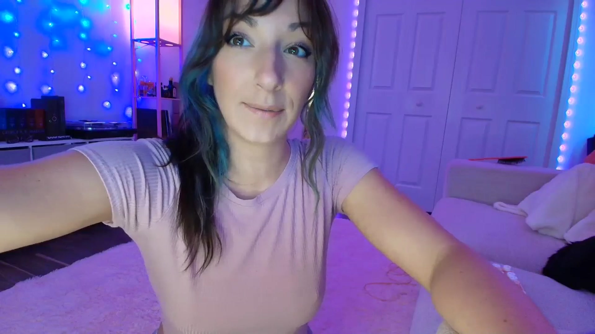 Gallery image thumbnail from AnnaFaux's myfreecams stream on, 09/04/2025, 23:36 image 12 of 20