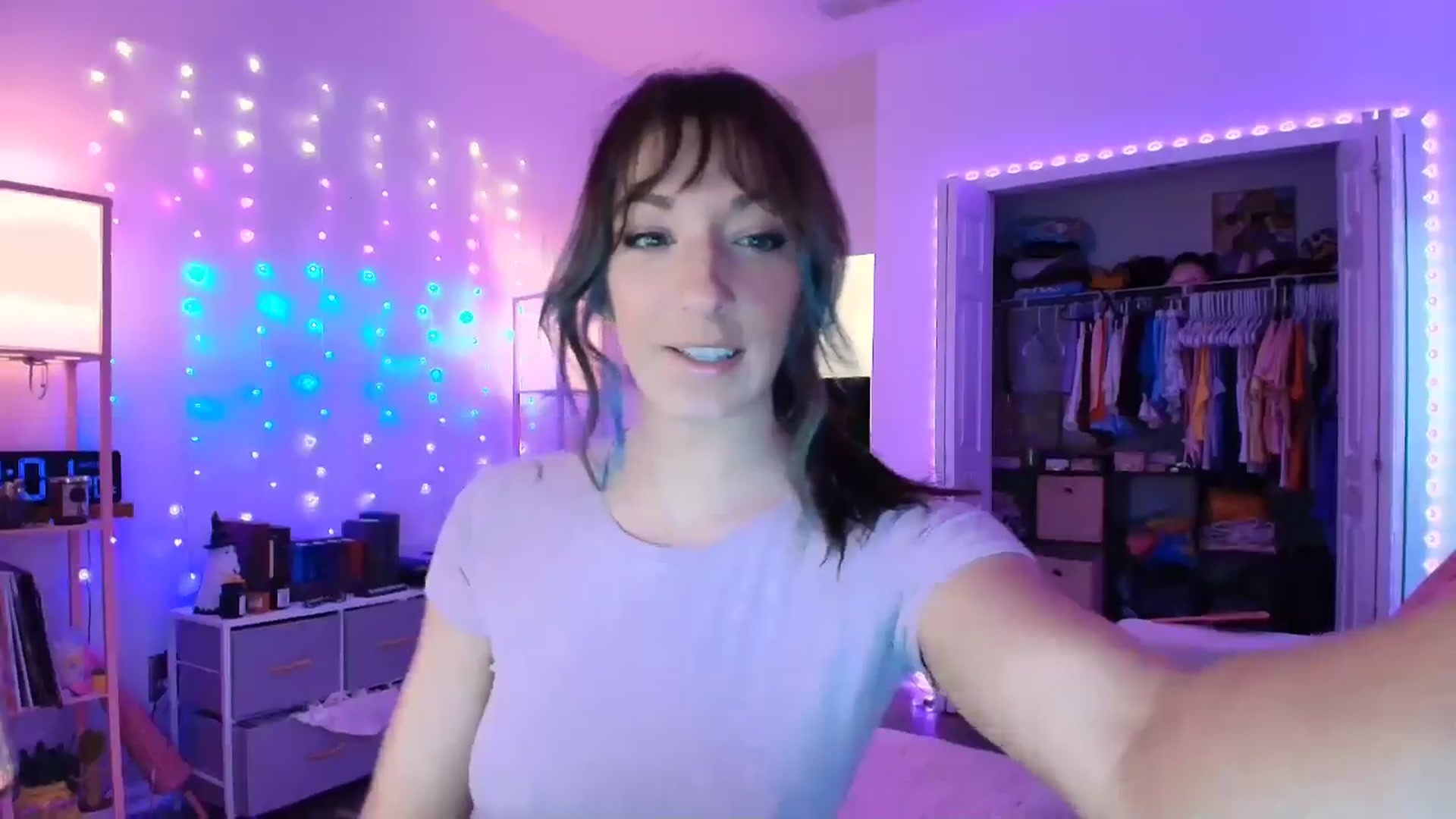 Gallery image thumbnail from AnnaFaux's myfreecams stream on, 09/04/2025, 23:36 image 4 of 20