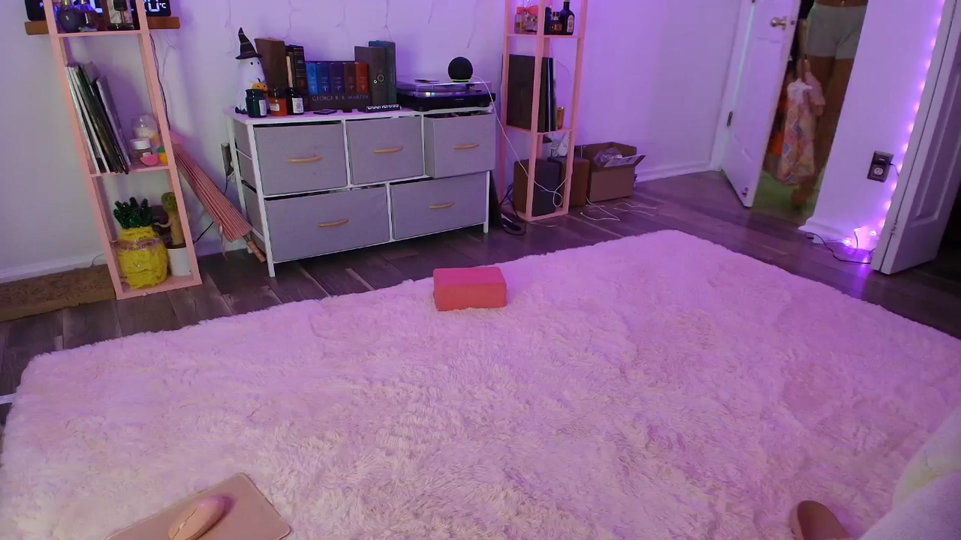 Gallery image thumbnail from AnnaFaux's myfreecams stream on, 09/06/2025, 22:12 image 9 of 20