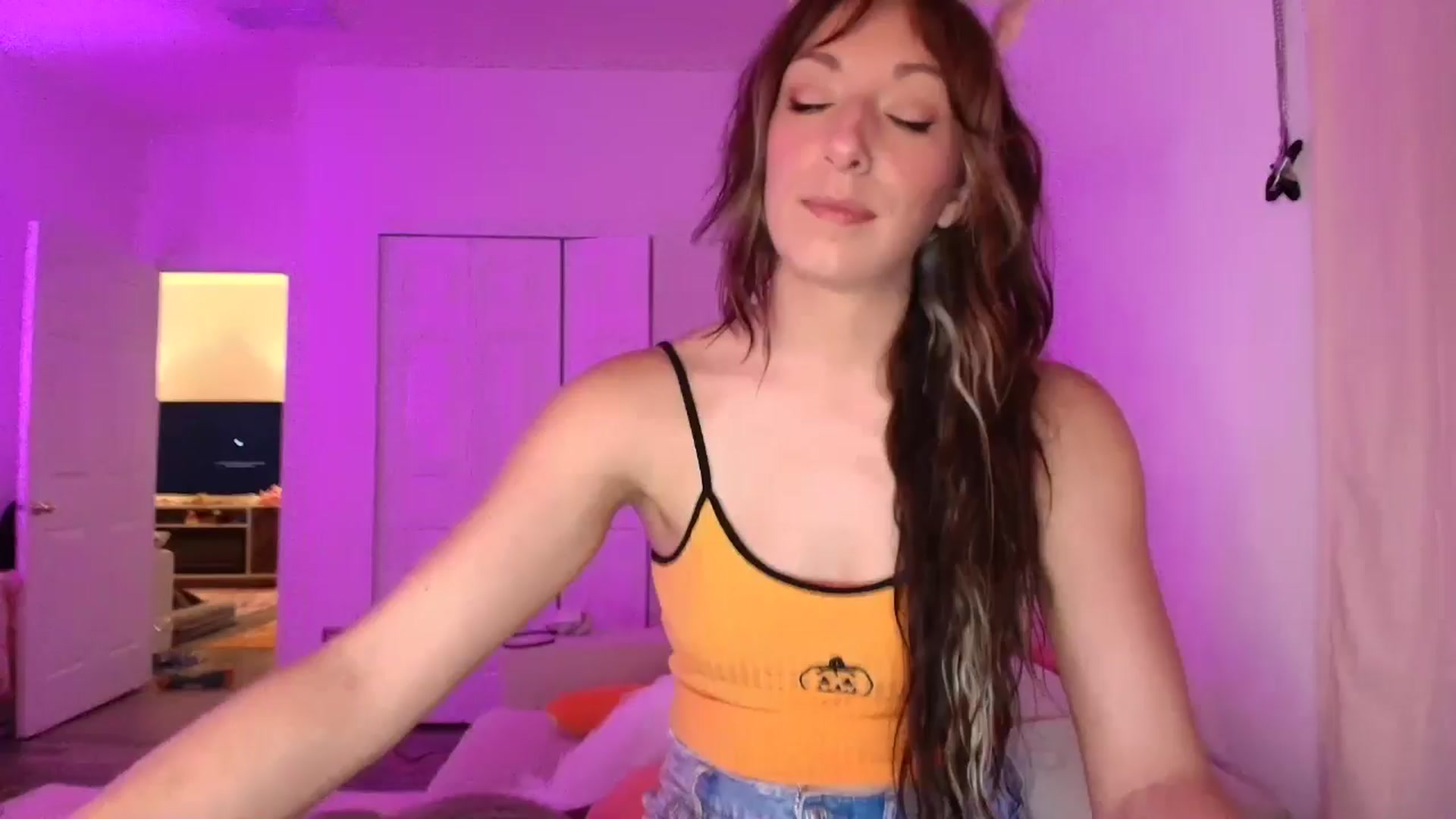Gallery image thumbnail from AnnaFaux's myfreecams stream on, 09/16/2025, 03:35 image 1 of 20
