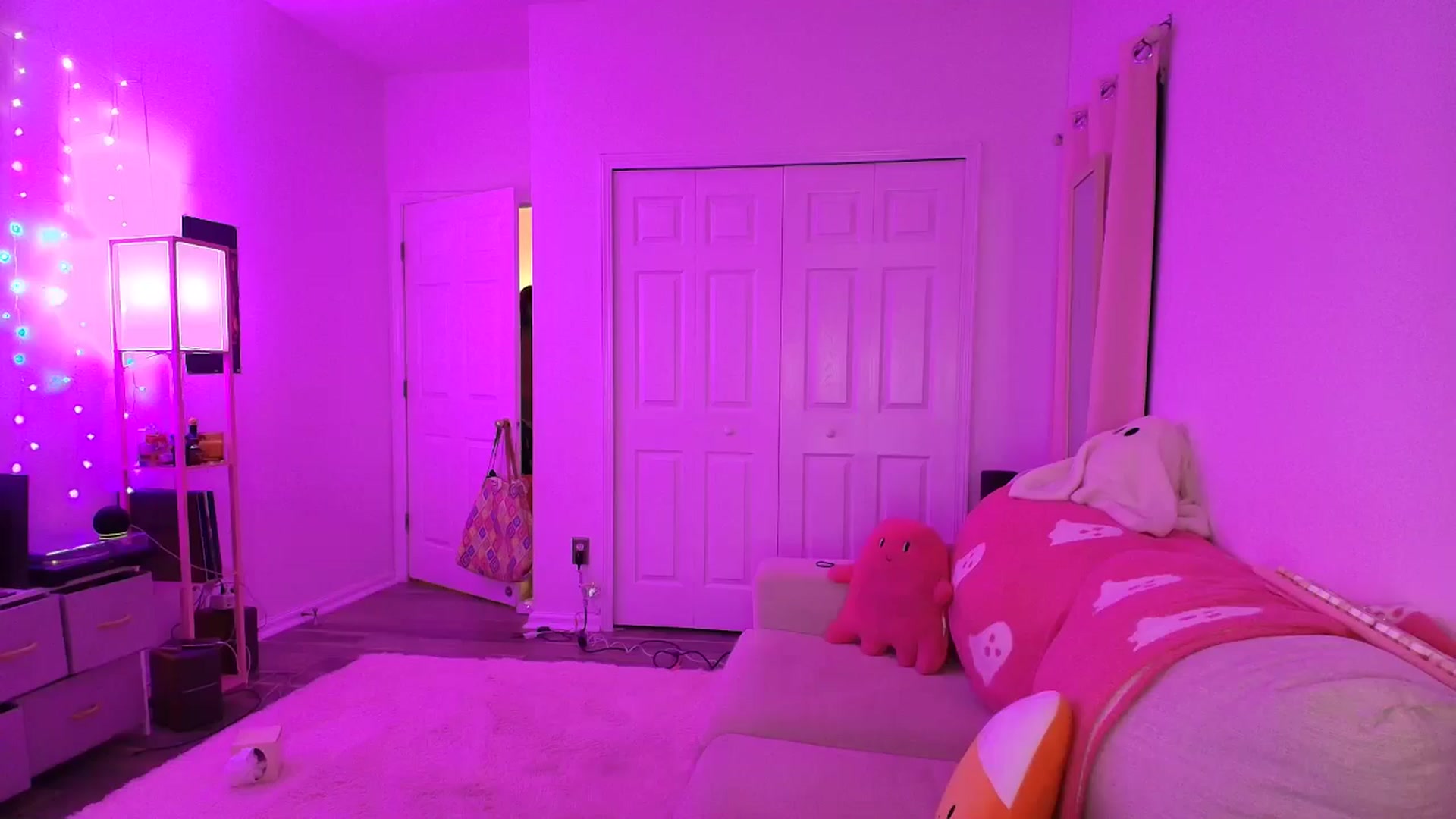 Gallery image thumbnail from AnnaFaux's myfreecams stream on, 09/25/2025, 23:43 image 14 of 20