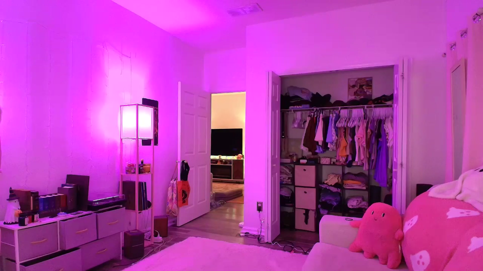 Gallery image thumbnail from AnnaFaux's myfreecams stream on, 09/25/2025, 23:43 image 6 of 20