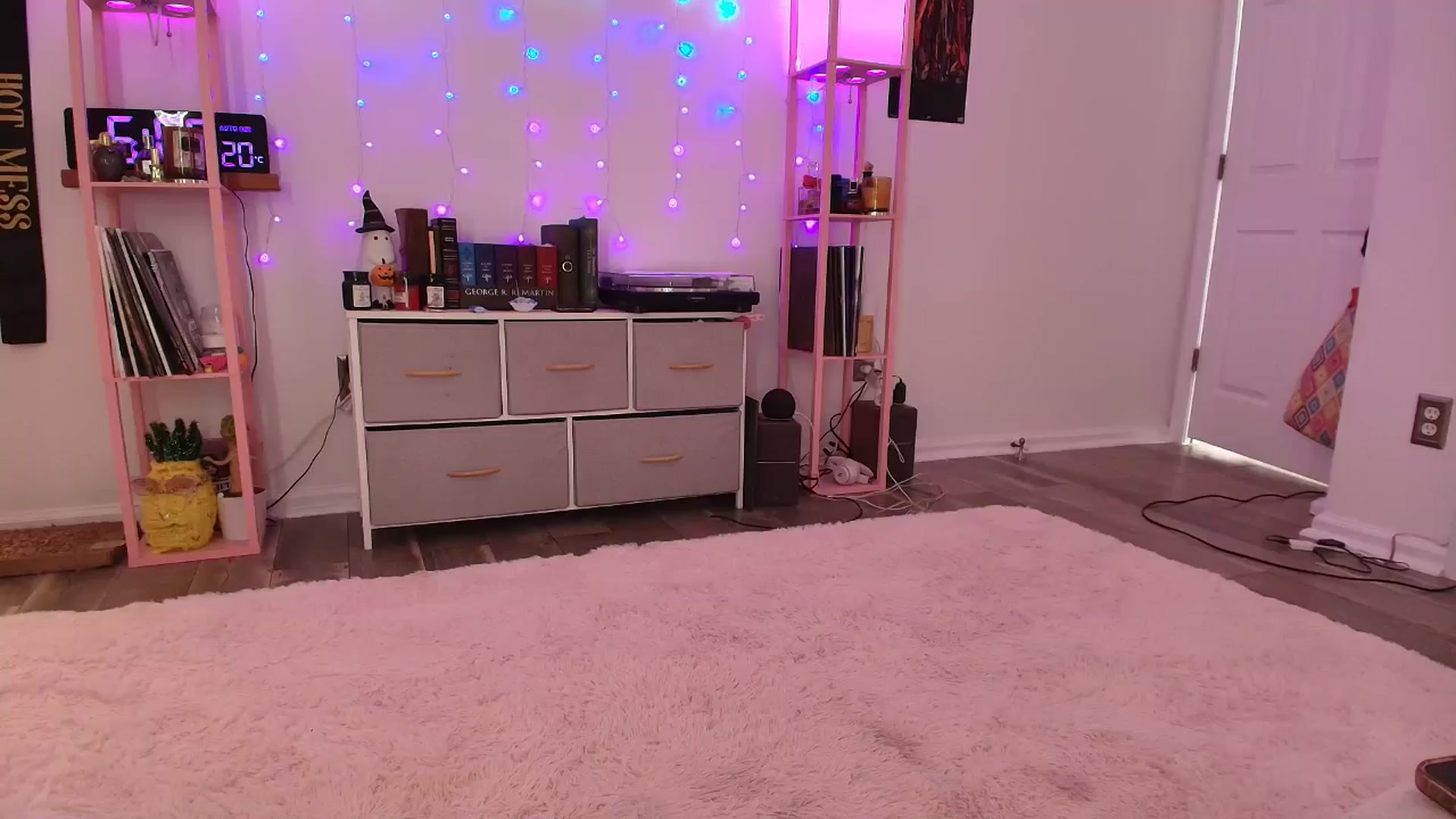 Gallery image thumbnail from AnnaFaux's myfreecams stream on, 09/28/2025, 23:43 image 3 of 20