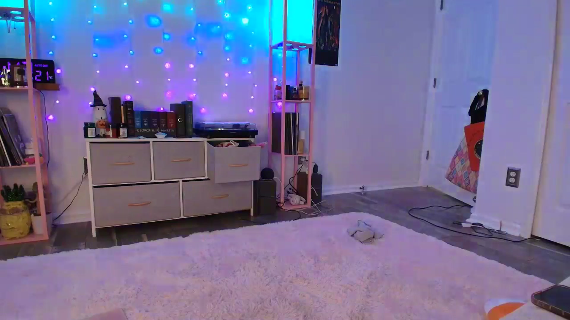 Gallery image thumbnail from AnnaFaux's myfreecams stream on, 09/28/2025, 23:43 image 14 of 20