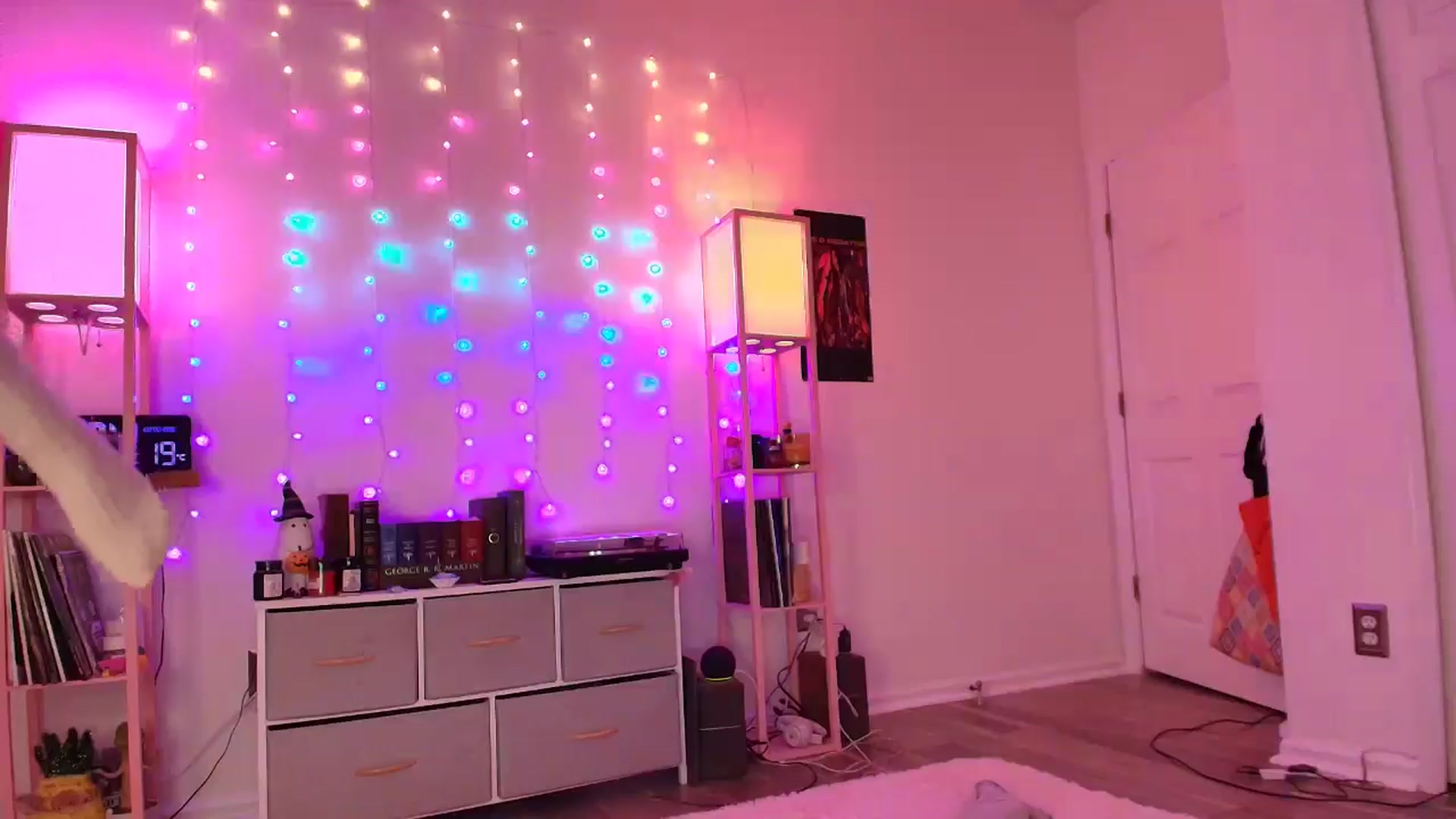 Gallery image thumbnail from AnnaFaux's myfreecams stream on, 09/28/2025, 23:43 image 17 of 20