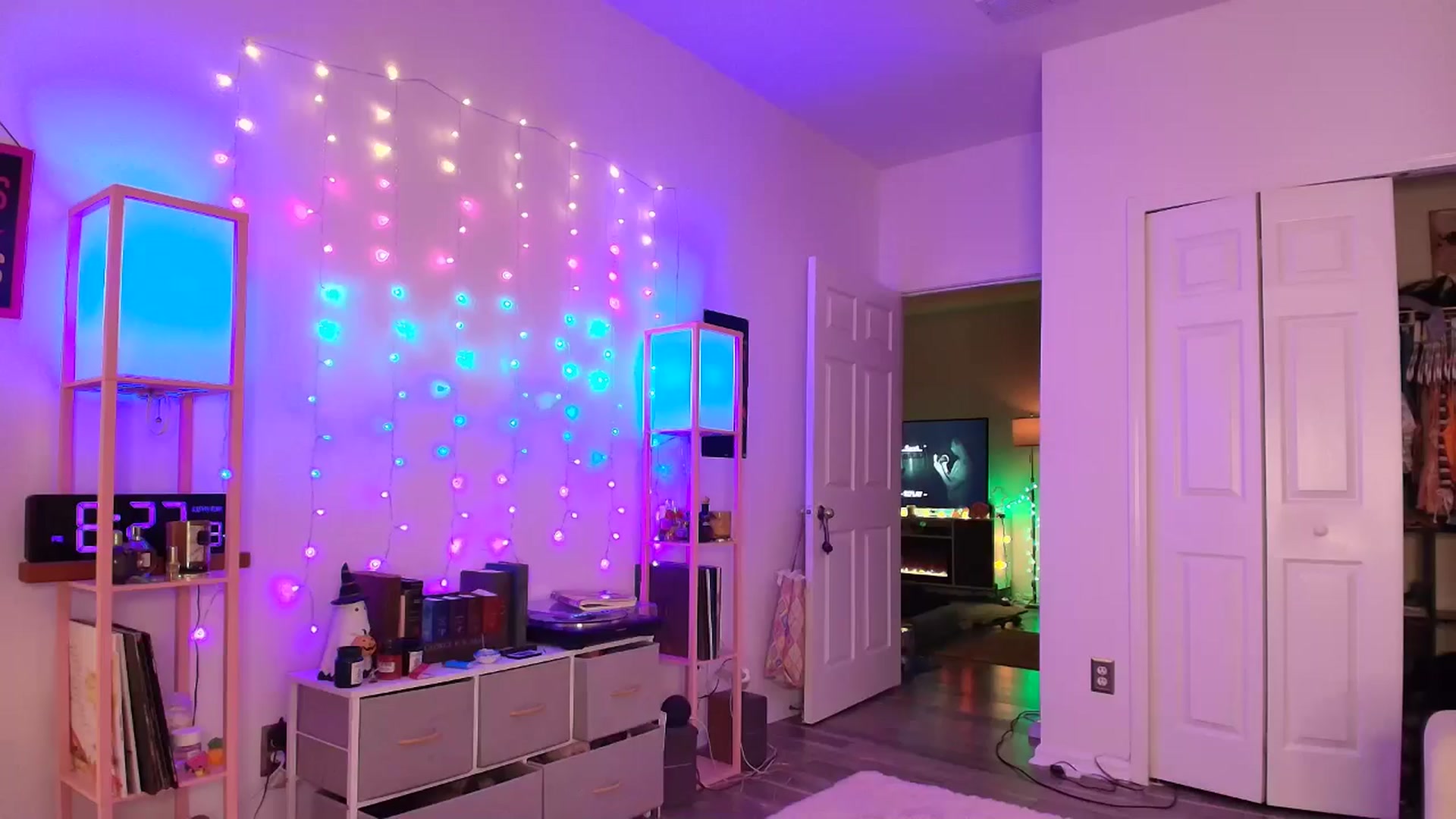 Gallery image thumbnail from AnnaFaux's myfreecams stream on, 10/02/2025, 24:48 image 18 of 20