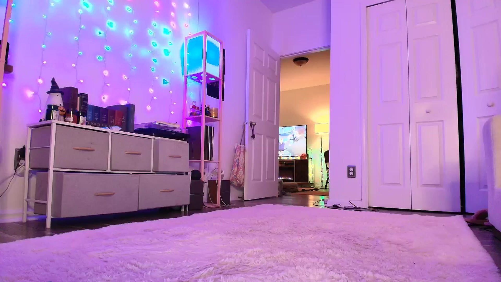 Gallery image thumbnail from AnnaFaux's myfreecams stream on, 10/02/2025, 01:48 image 15 of 20