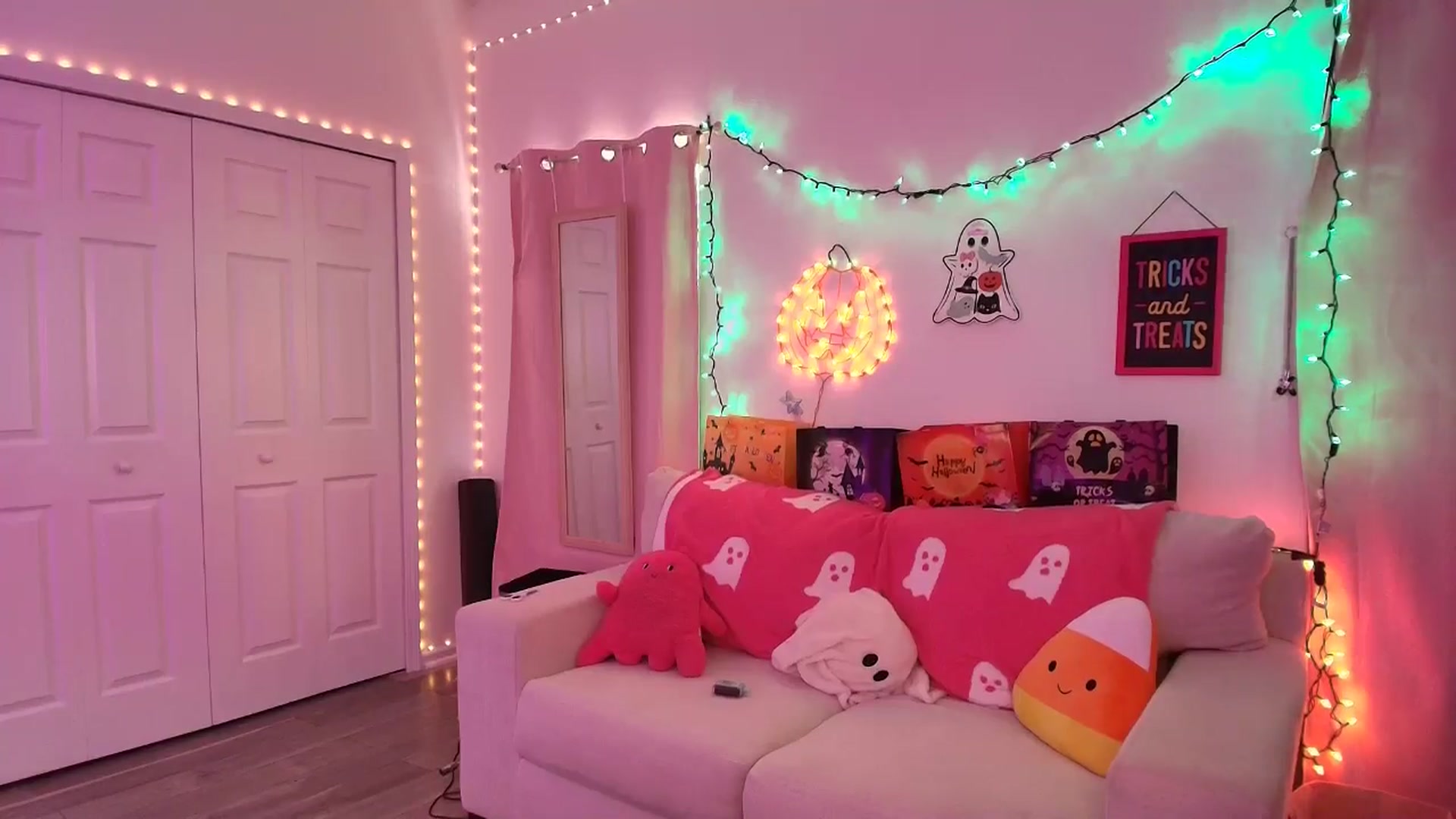 Gallery image thumbnail from AnnaFaux's myfreecams stream on, 10/12/2025, 21:41 image 3 of 20