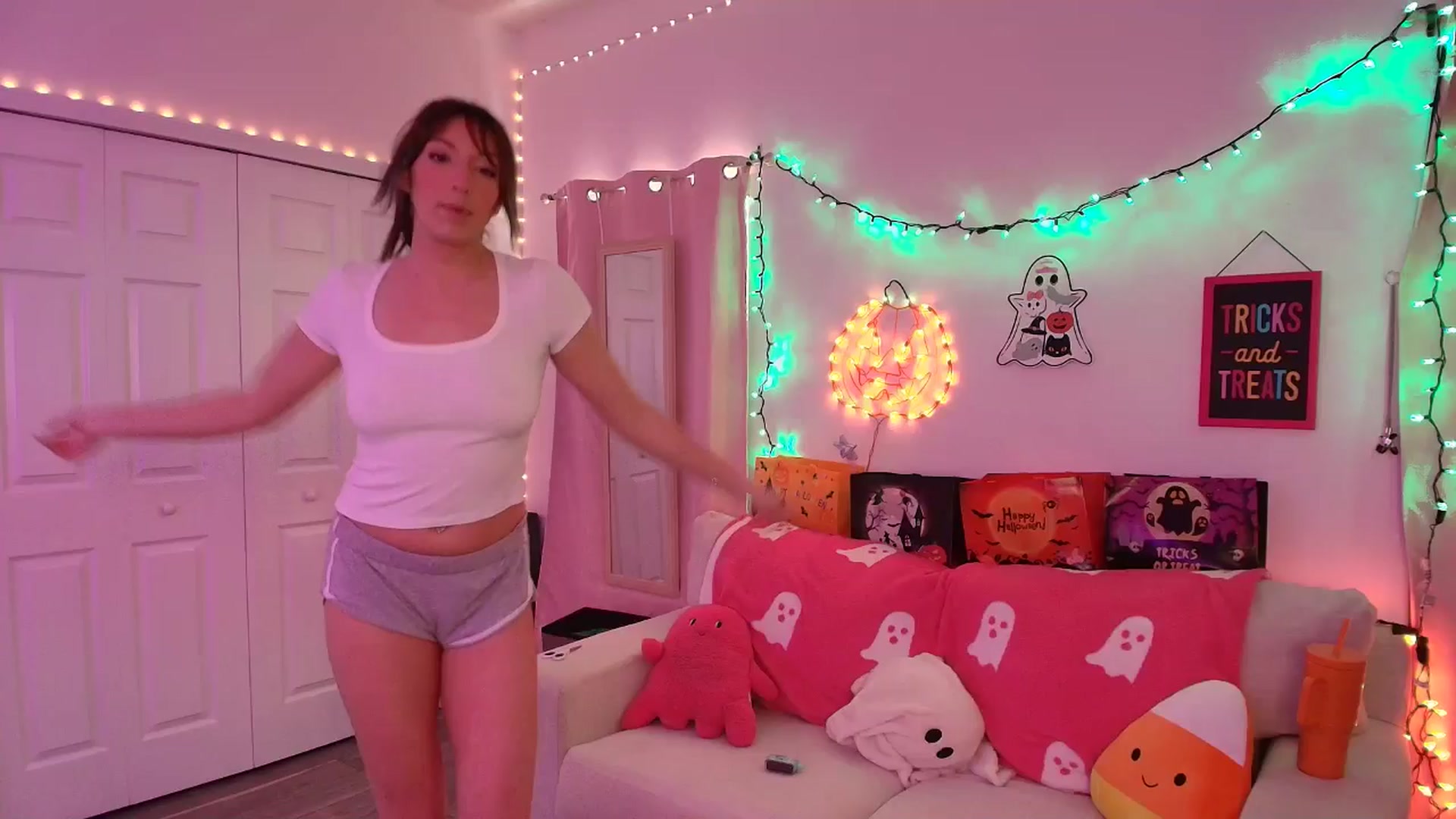 Gallery image thumbnail from AnnaFaux's myfreecams stream on, 10/12/2025, 21:41 image 1 of 20