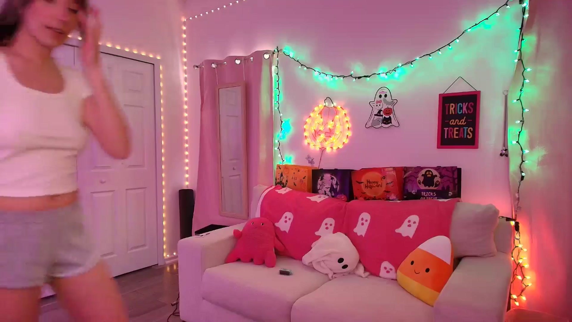 Gallery image thumbnail from AnnaFaux's myfreecams stream on, 10/12/2025, 21:41 image 4 of 20