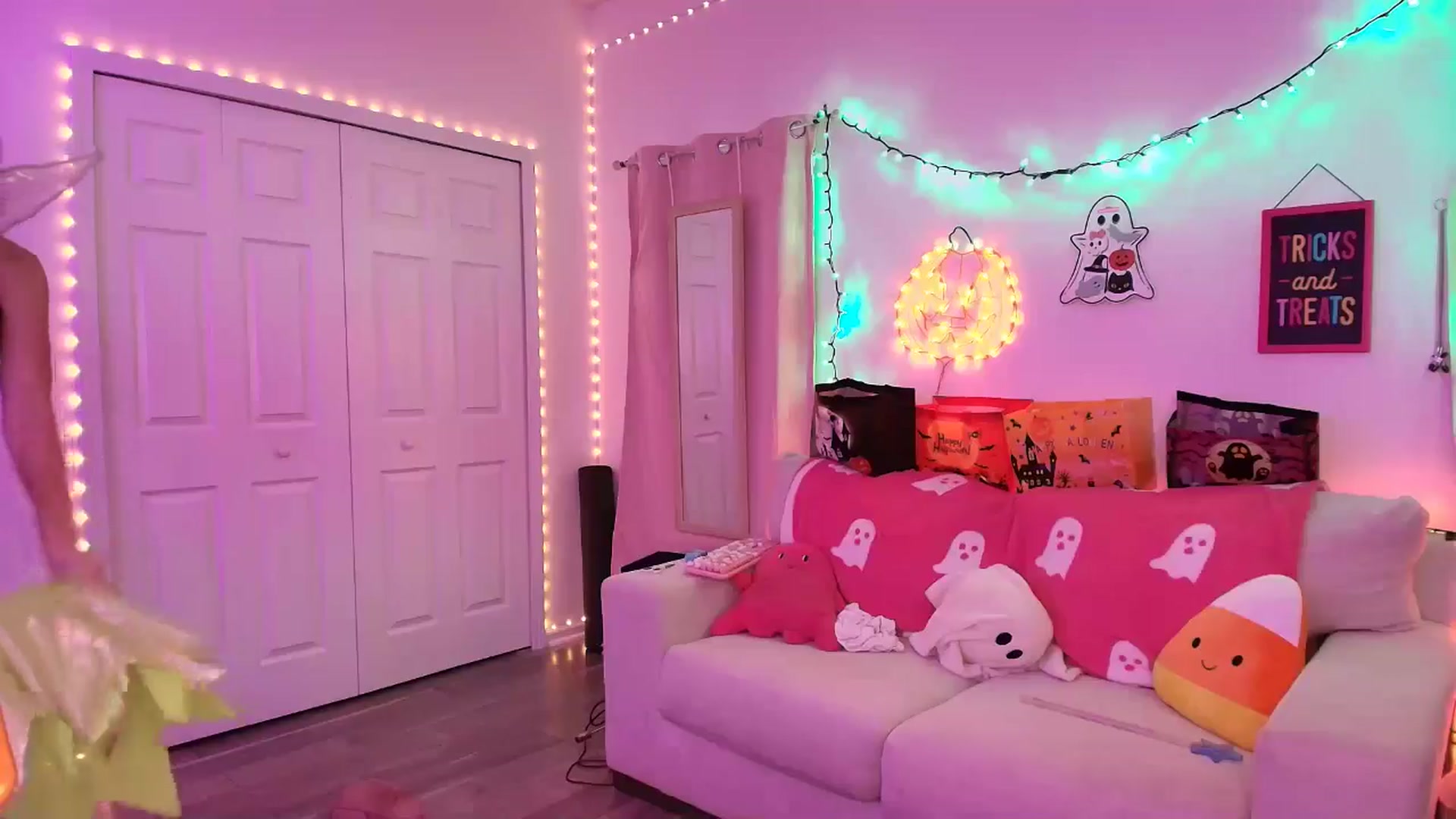 Gallery image thumbnail from AnnaFaux's myfreecams stream on, 10/13/2025, 24:53 image 3 of 20