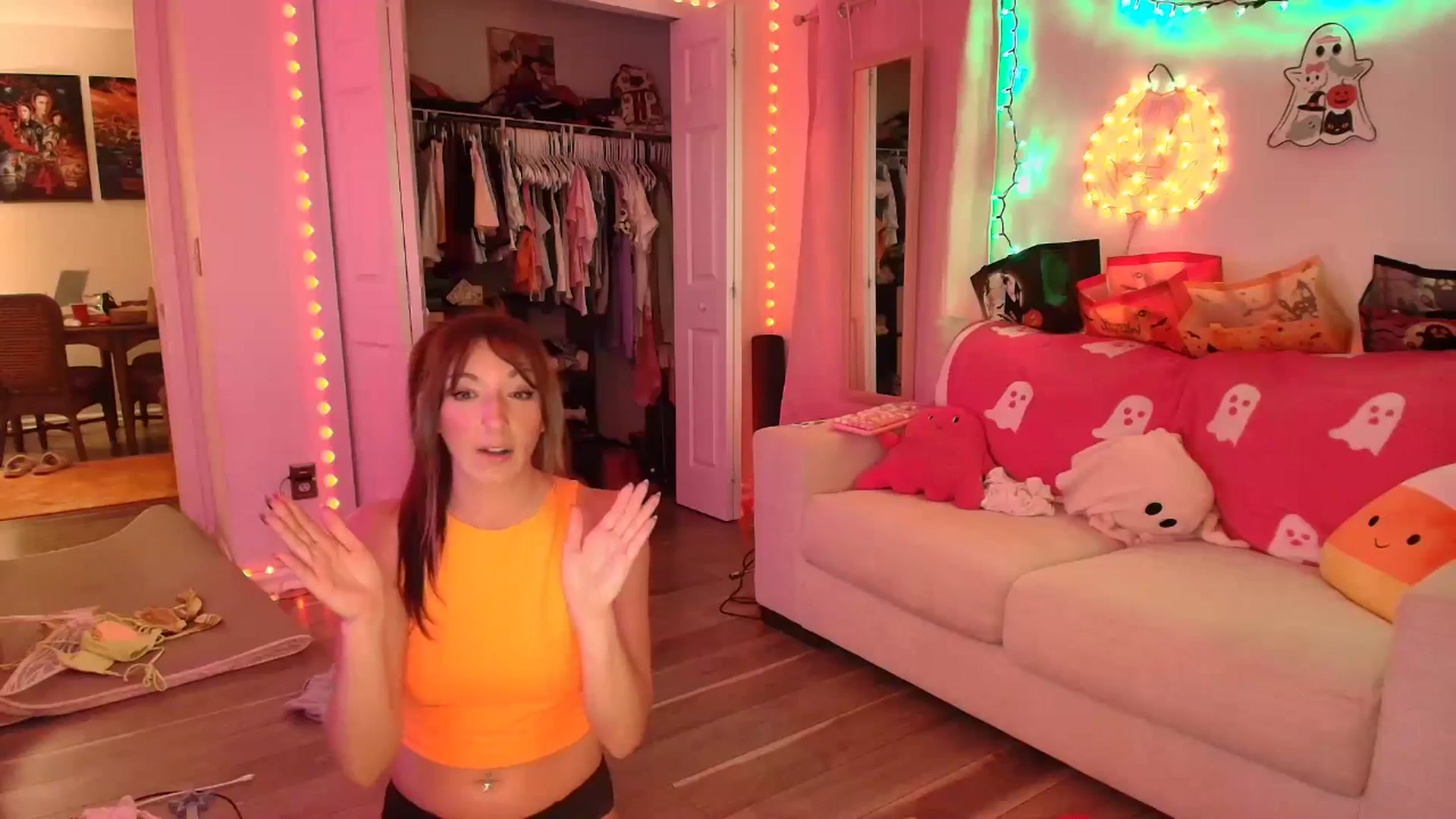 Gallery image thumbnail from AnnaFaux's myfreecams stream on, 10/13/2025, 24:53 image 13 of 20