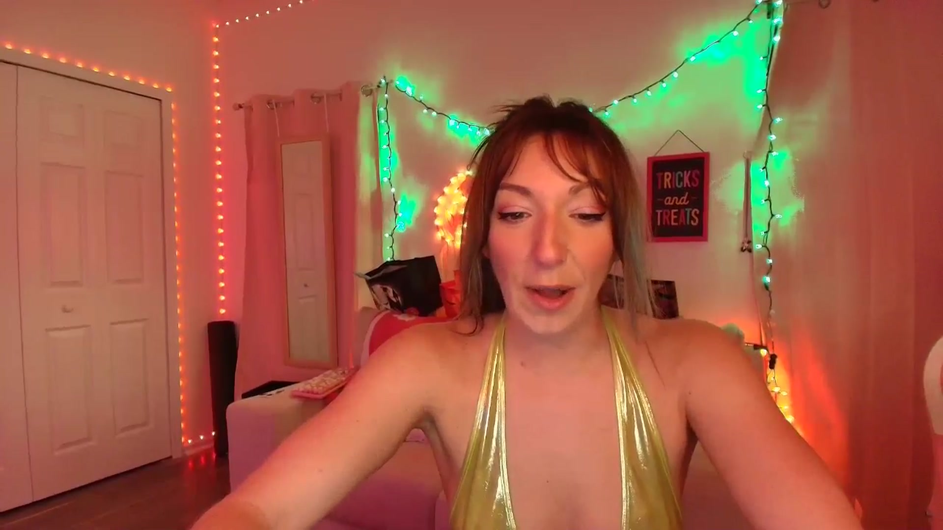 Gallery image thumbnail from AnnaFaux's myfreecams stream on, 10/13/2025, 24:53 image 10 of 20