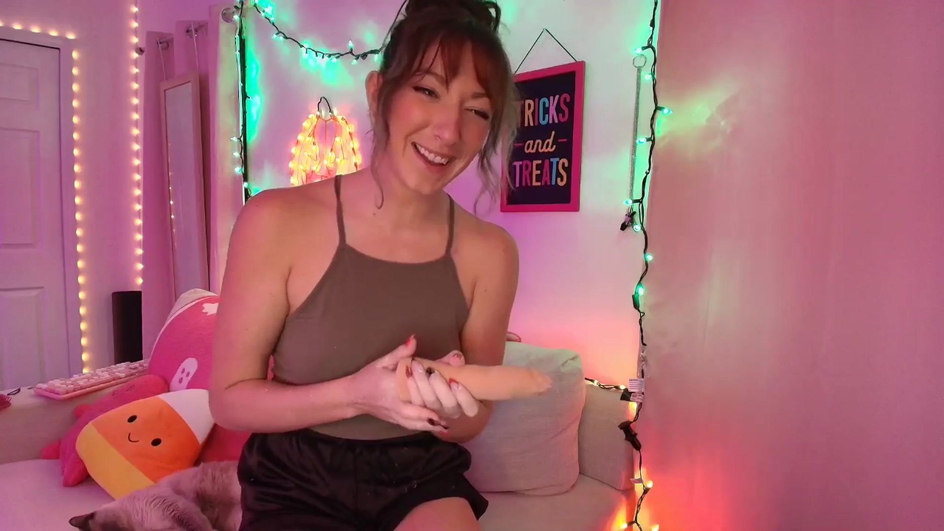 Gallery image thumbnail from AnnaFaux's myfreecams stream on, 10/15/2025, 24:04 image 6 of 20