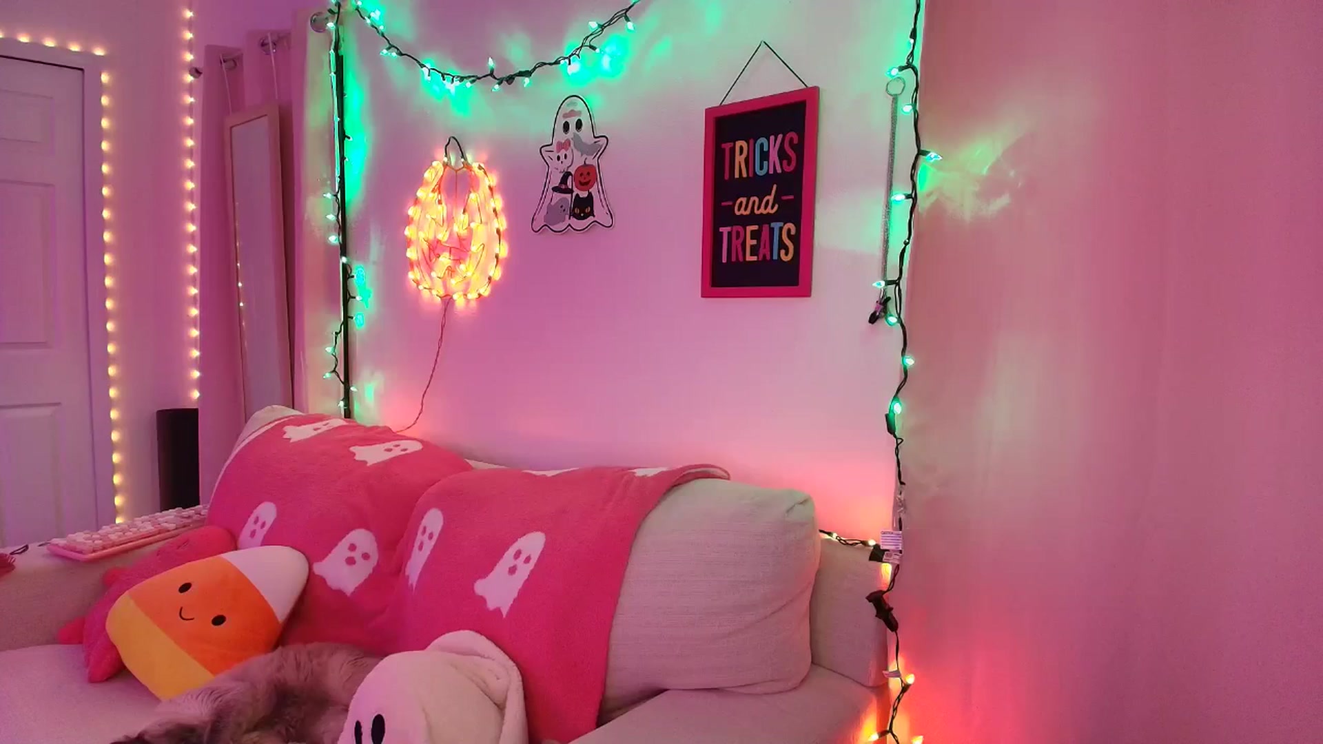 Gallery image thumbnail from AnnaFaux's myfreecams stream on, 10/15/2025, 24:04 image 7 of 20