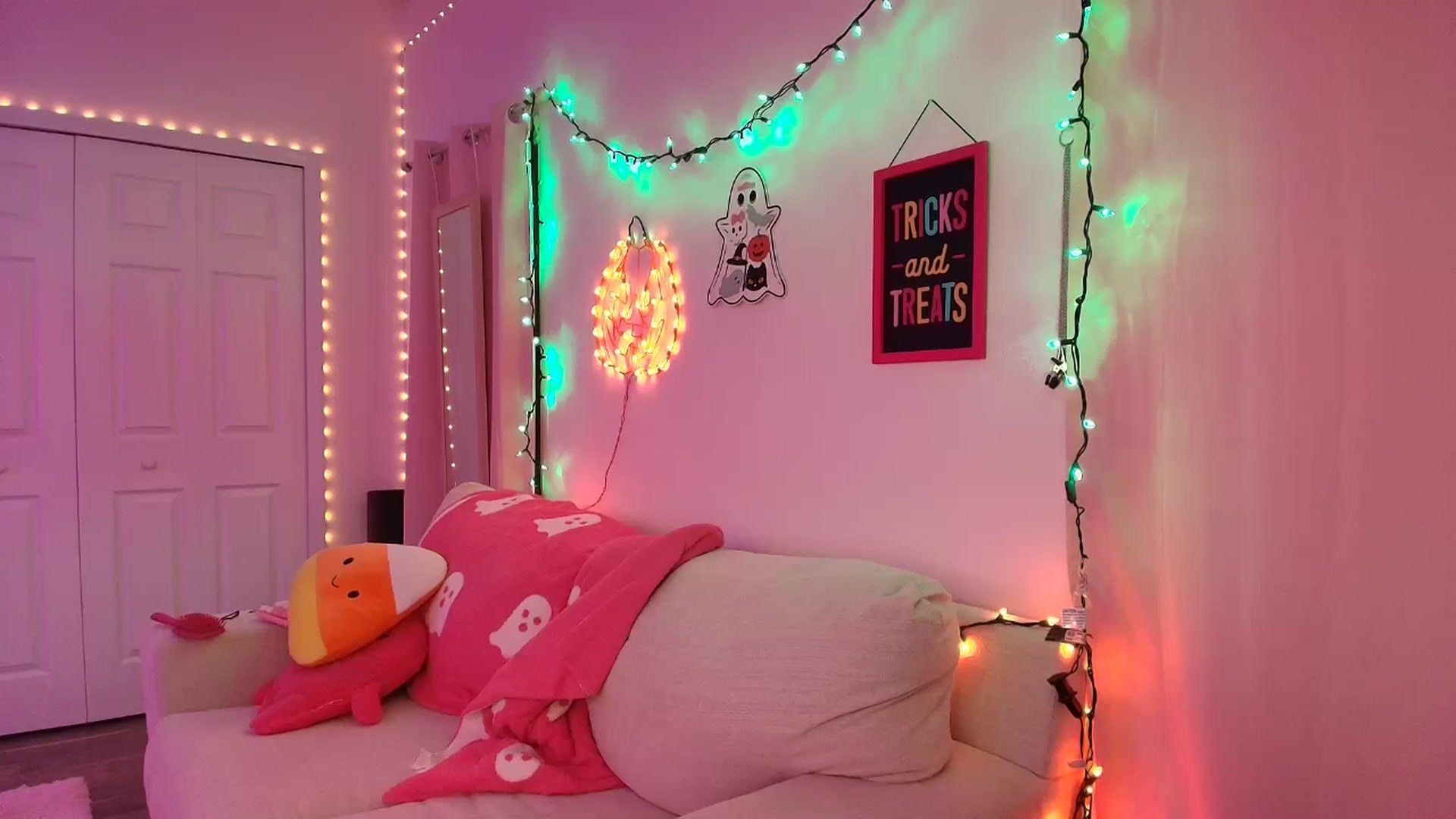 Gallery image thumbnail from AnnaFaux's myfreecams stream on, 10/15/2025, 01:05 image 10 of 20