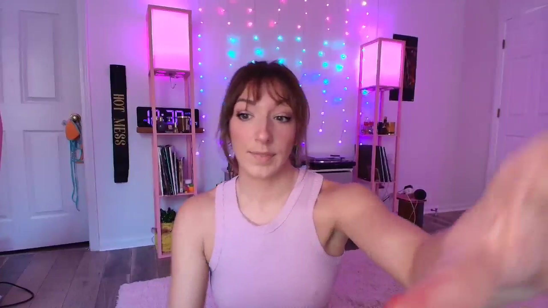 Gallery image thumbnail from AnnaFaux's myfreecams stream on, 10/22/2025, 17:07 image 14 of 20
