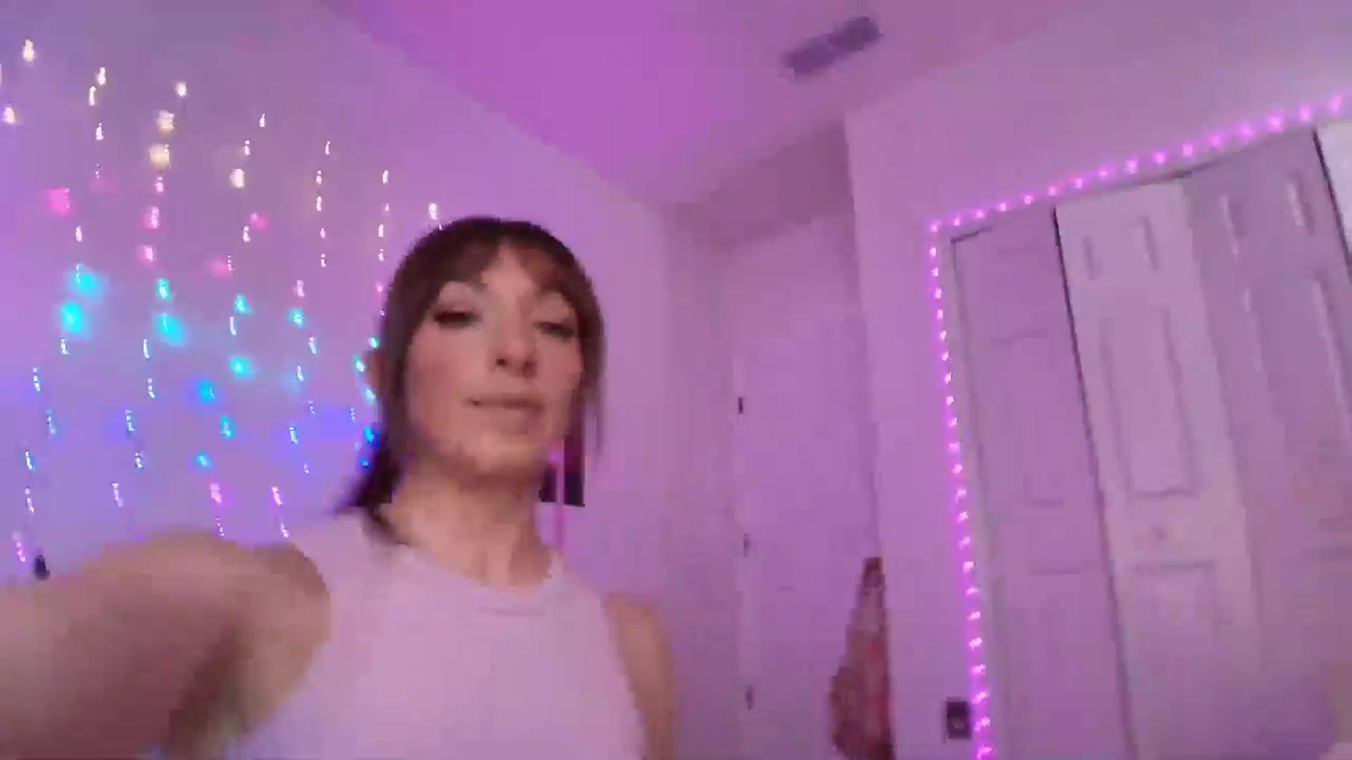 Gallery image thumbnail from AnnaFaux's myfreecams stream on, 10/22/2025, 17:07 image 18 of 20