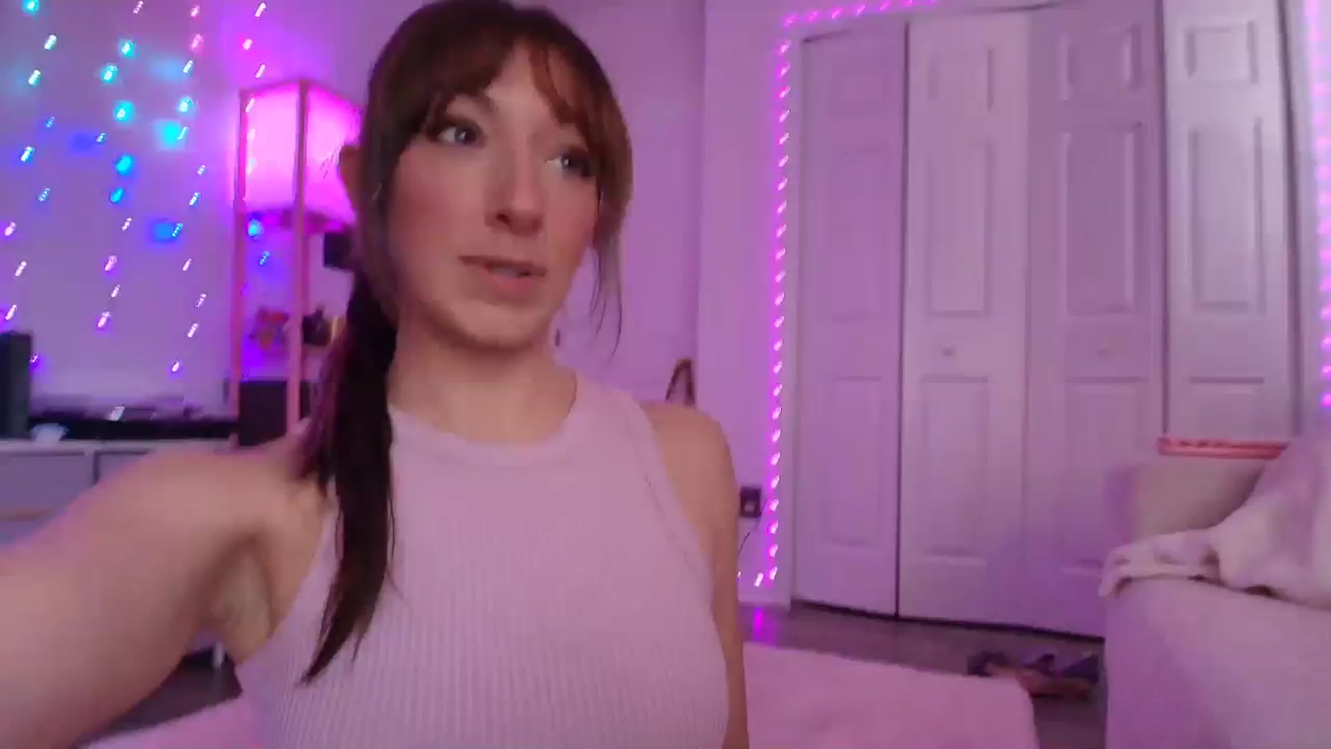 Gallery image thumbnail from AnnaFaux's myfreecams stream on, 10/22/2025, 17:07 image 17 of 20