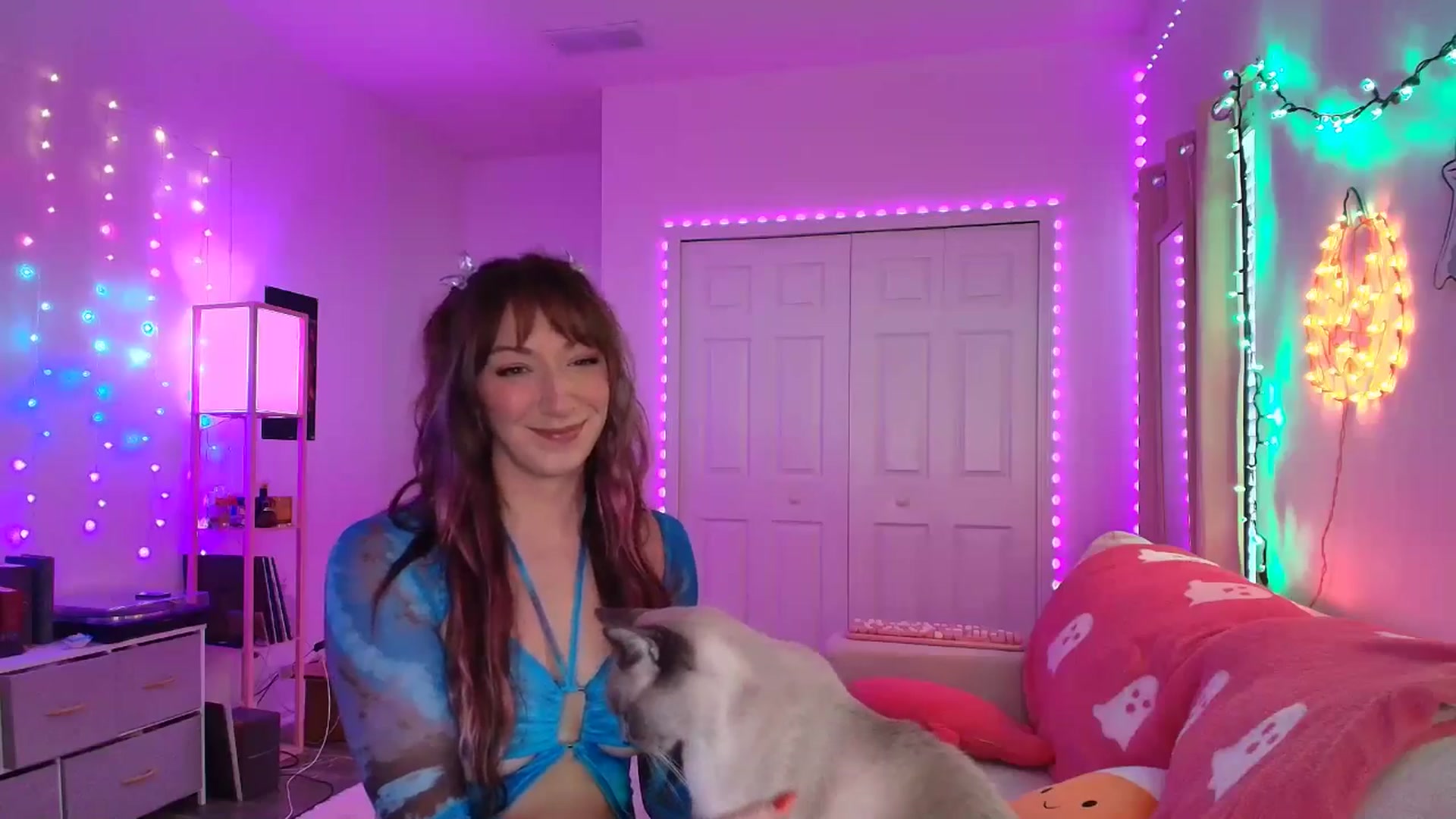 Gallery image thumbnail from AnnaFaux's myfreecams stream on, 10/24/2025, 22:48 image 4 of 20