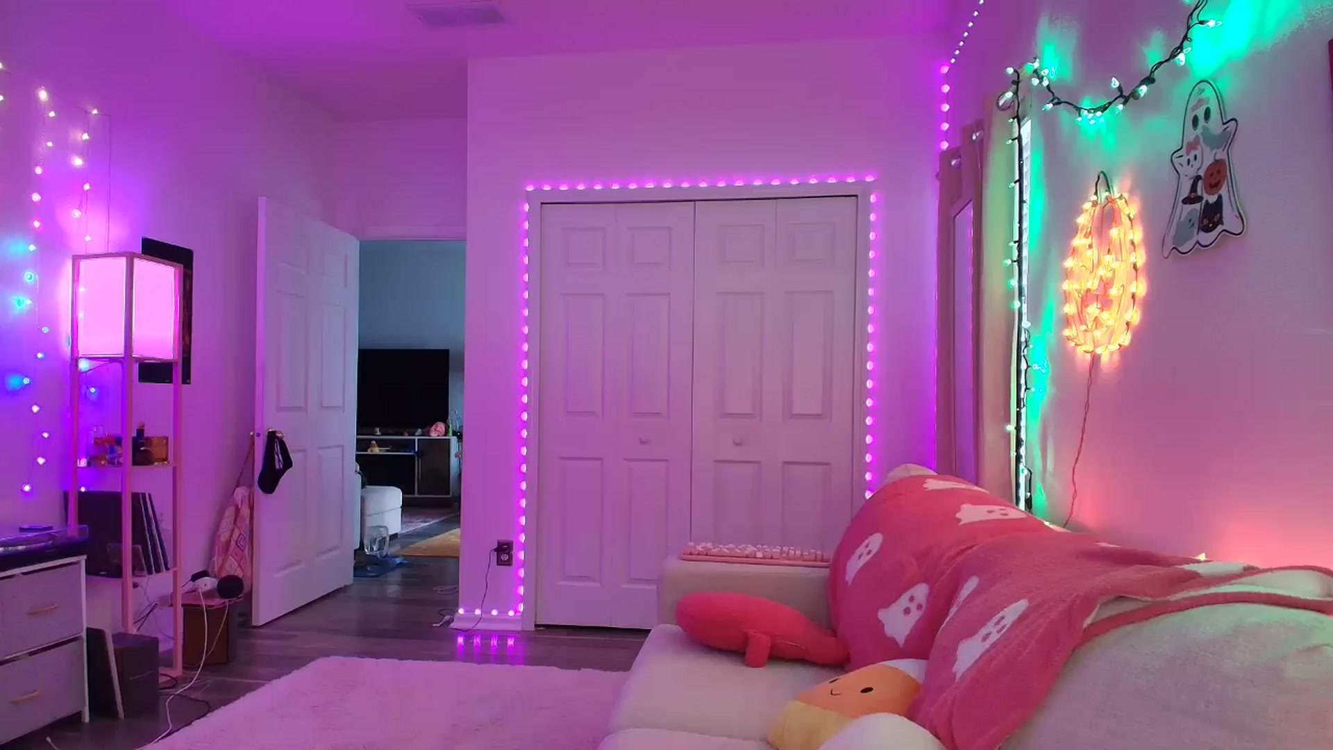Gallery image thumbnail from AnnaFaux's myfreecams stream on, 10/24/2025, 22:48 image 1 of 20