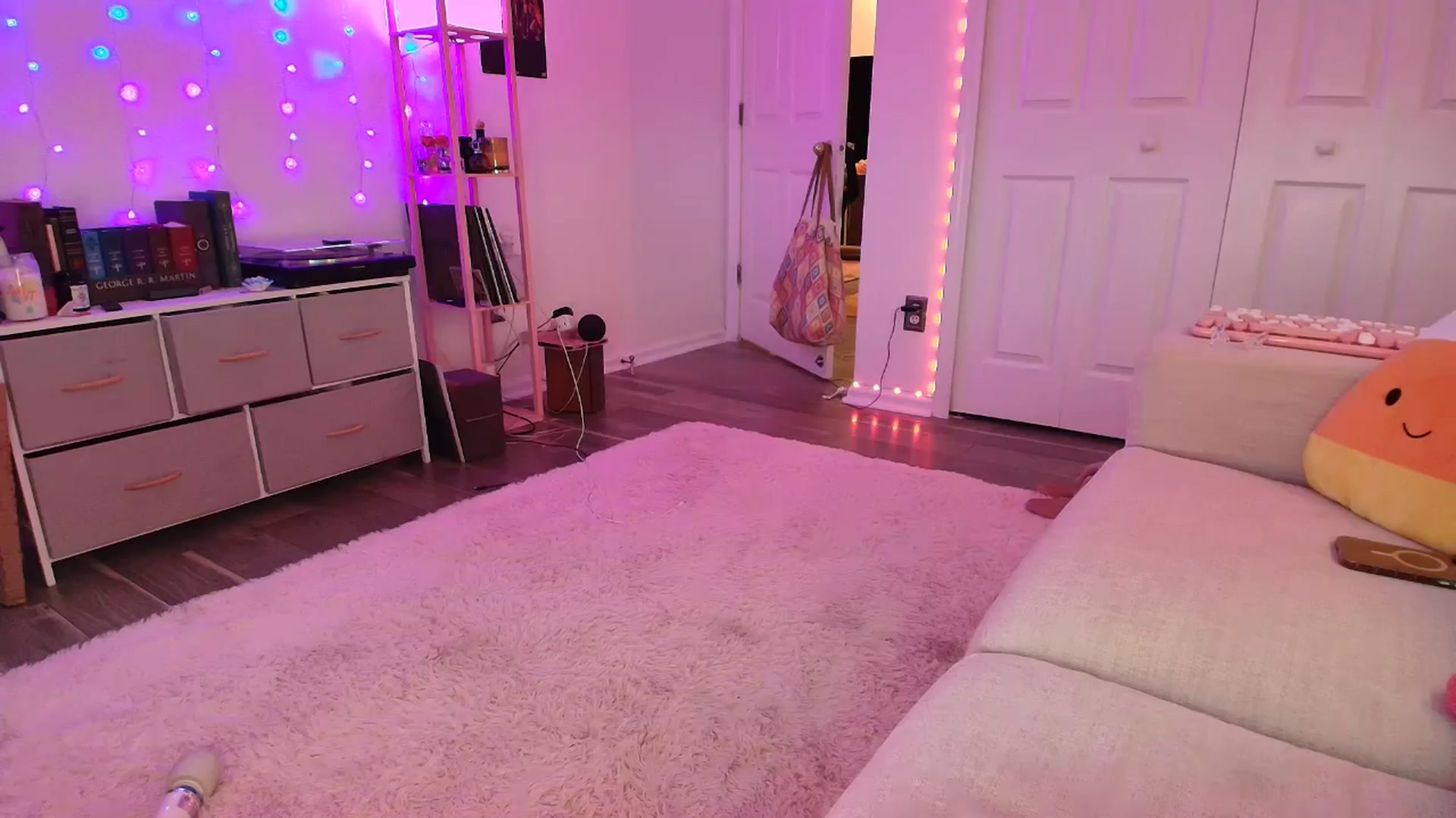 Gallery image thumbnail from AnnaFaux's myfreecams stream on, 10/25/2025, 24:47 image 5 of 20