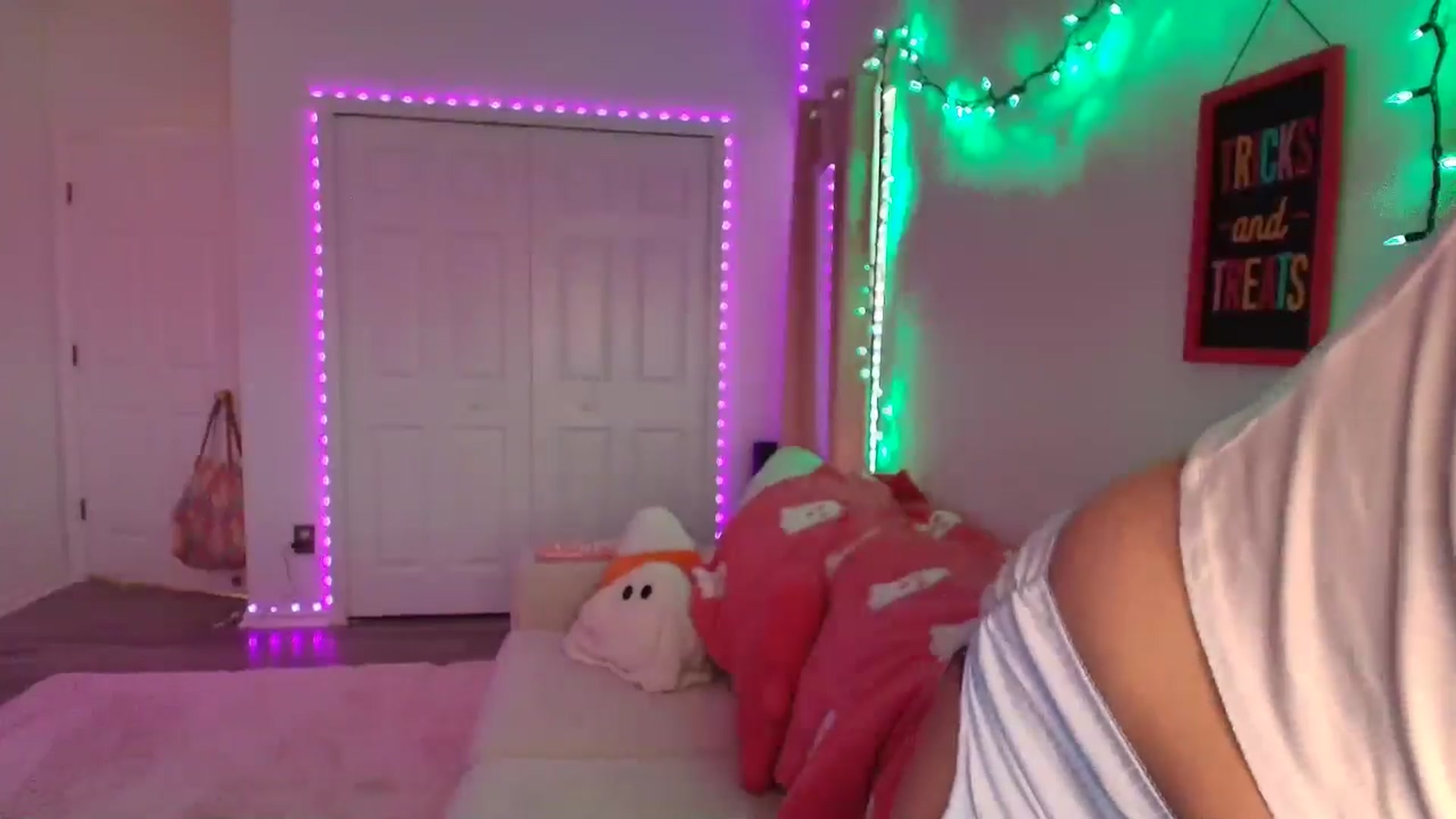 Gallery image thumbnail from AnnaFaux's myfreecams stream on, 10/27/2025, 16:18 image 3 of 20