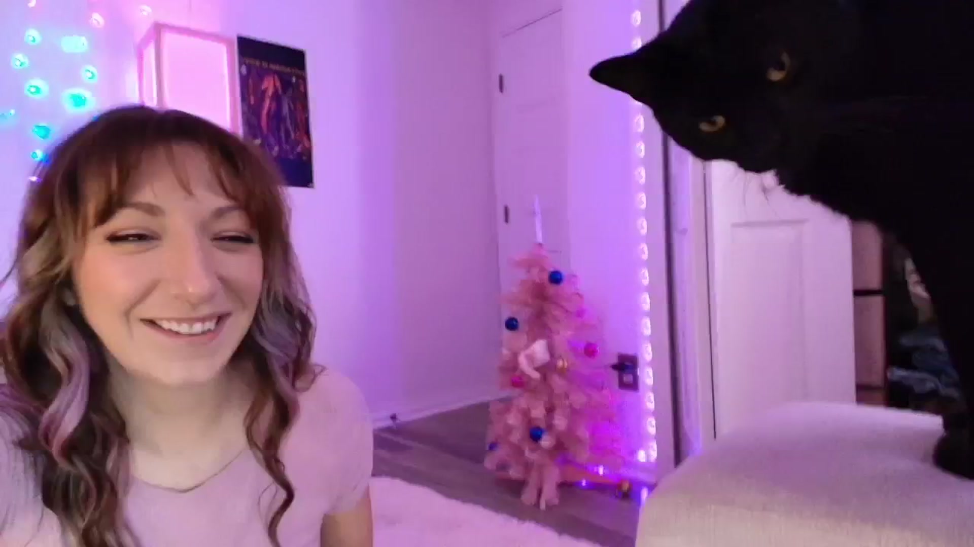 Gallery image thumbnail from AnnaFaux's myfreecams stream on, 11/17/2025, 18:49 image 4 of 20