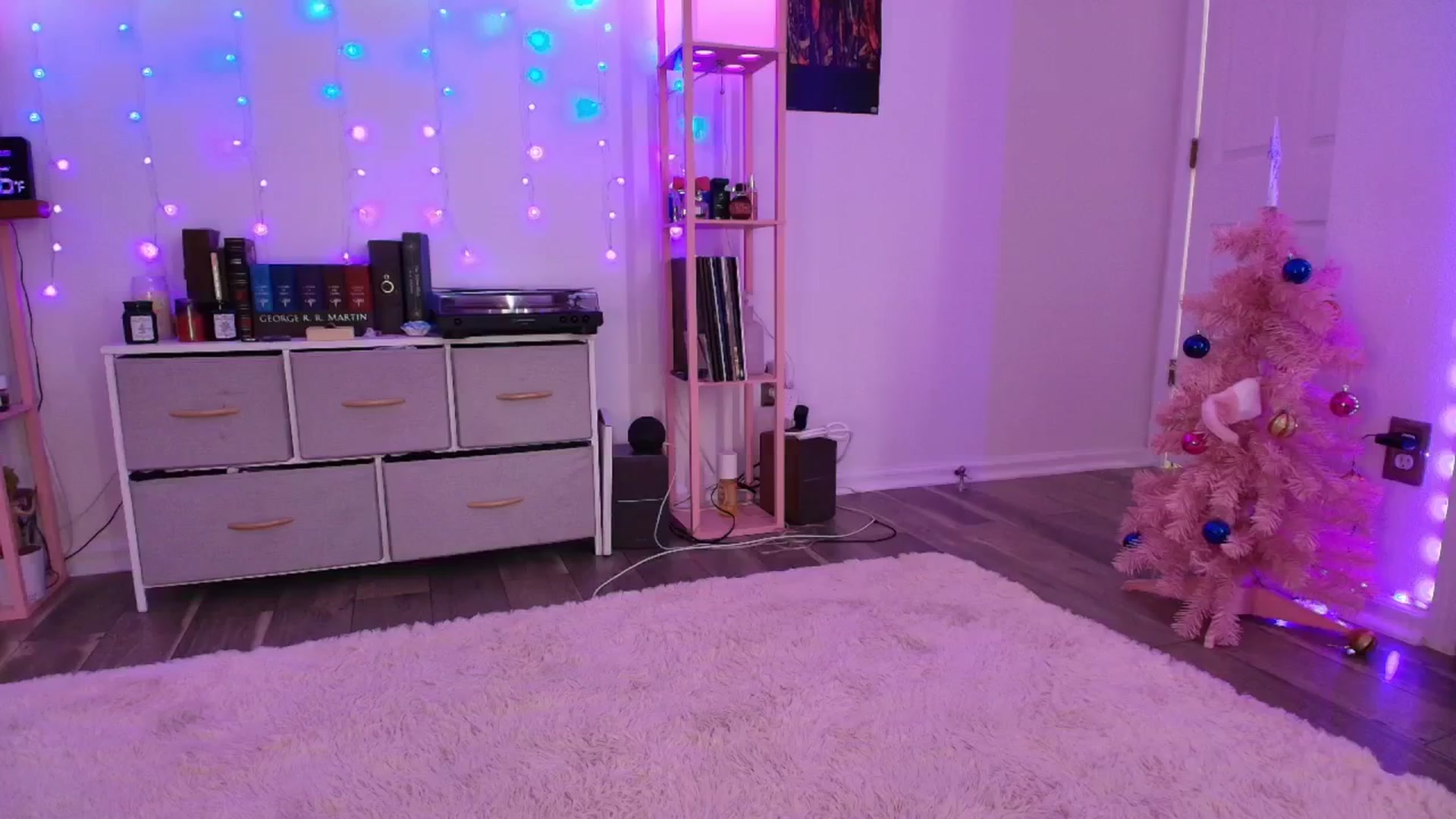 Gallery image thumbnail from AnnaFaux's myfreecams stream on, 11/17/2025, 18:49 image 7 of 20