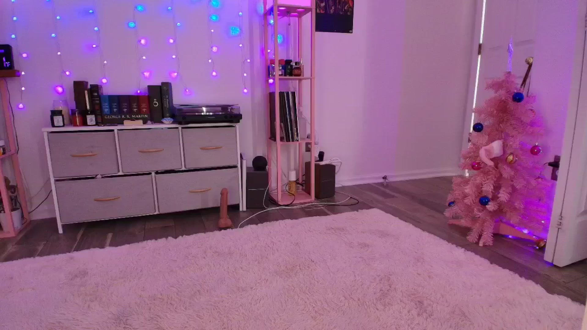 Gallery image thumbnail from AnnaFaux's myfreecams stream on, 11/17/2025, 20:05 image 9 of 20