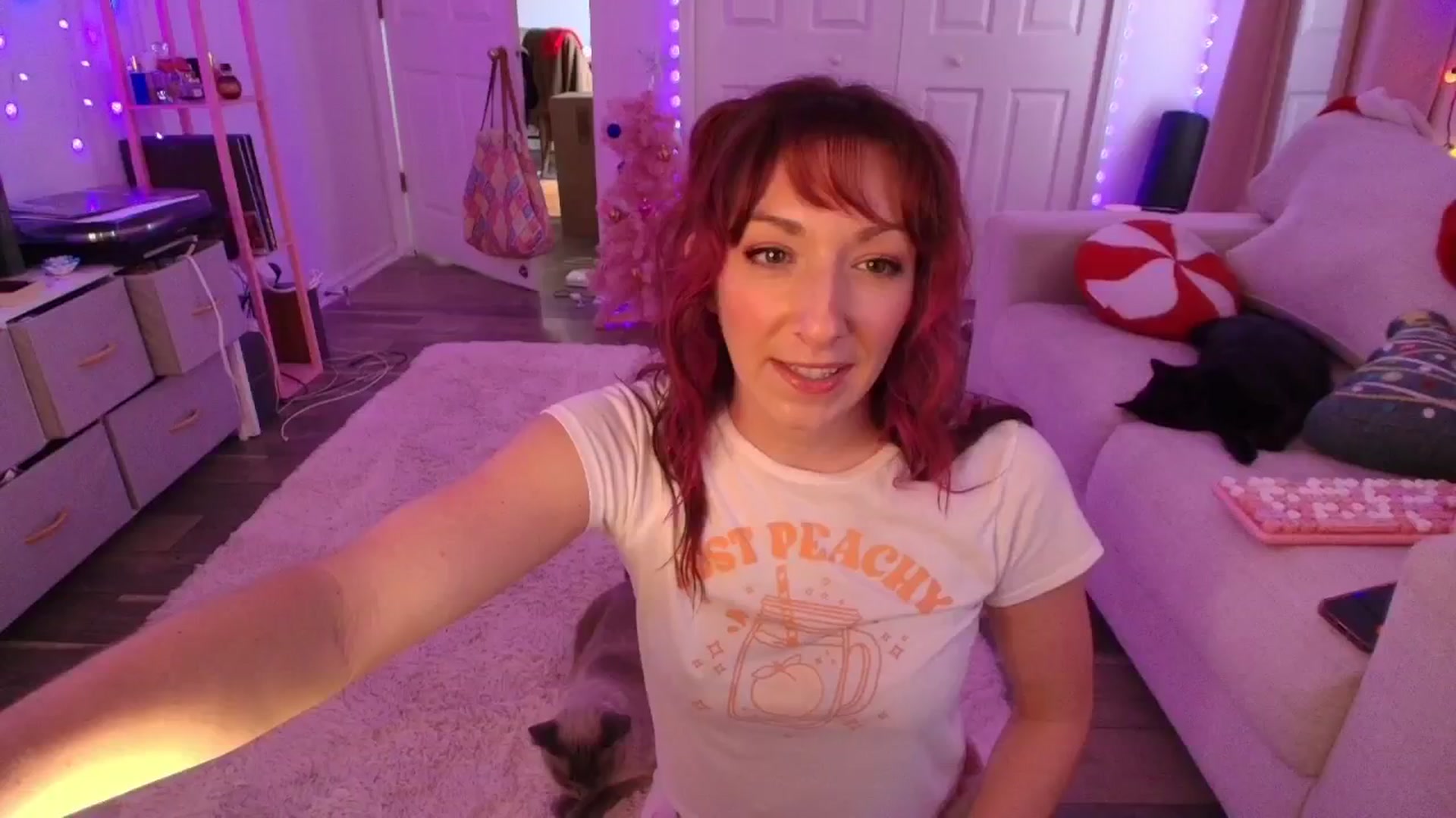 Gallery image thumbnail from AnnaFaux's myfreecams stream on, 11/21/2025, 18:30 image 13 of 20