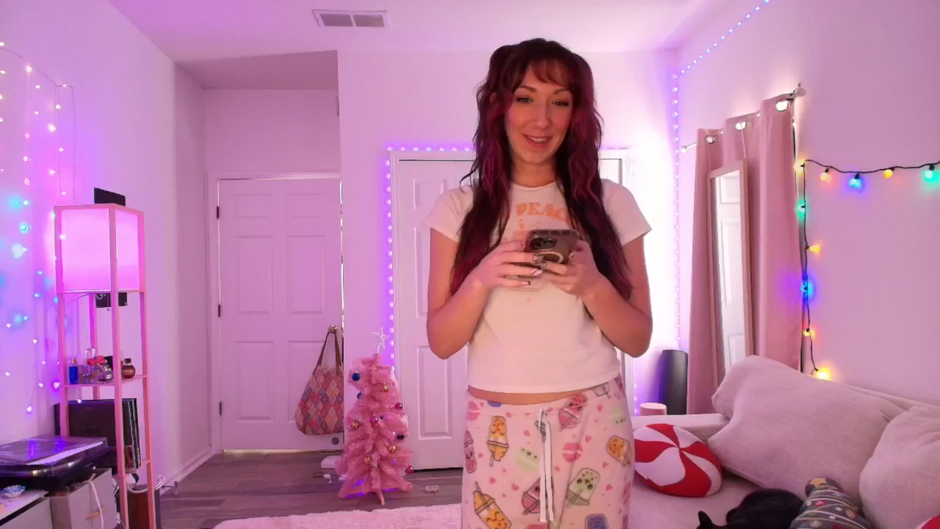 Gallery image thumbnail from AnnaFaux's myfreecams stream on, 11/21/2025, 20:10 image 11 of 20