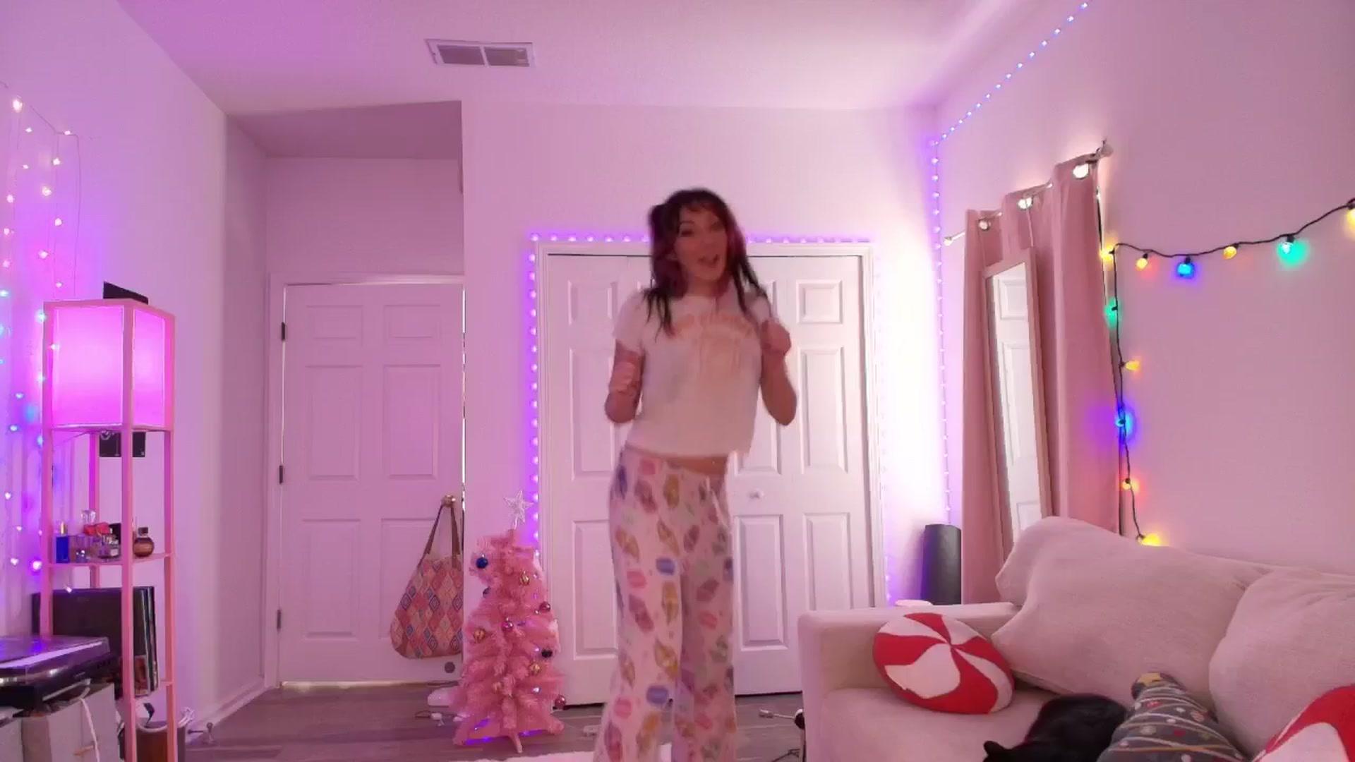 Gallery image thumbnail from AnnaFaux's myfreecams stream on, 11/21/2025, 20:10 image 12 of 20