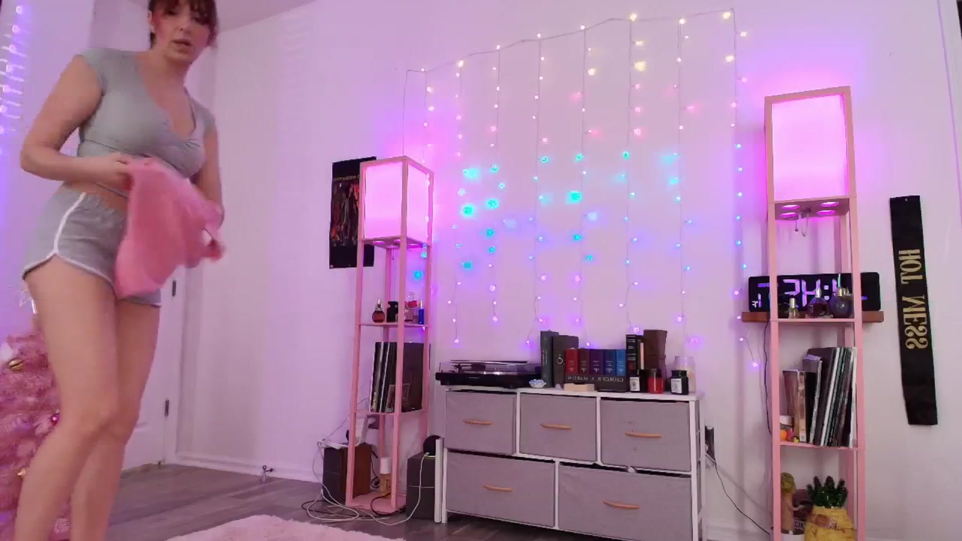 Gallery image thumbnail from AnnaFaux's myfreecams stream on, 11/24/2025, 18:32 image 8 of 20