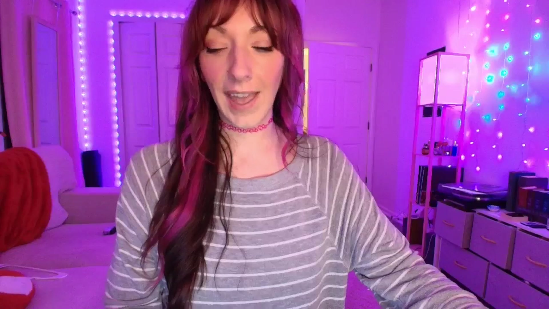 Gallery image thumbnail from AnnaFaux's myfreecams stream on, 11/25/2025, 08:54 image 17 of 20
