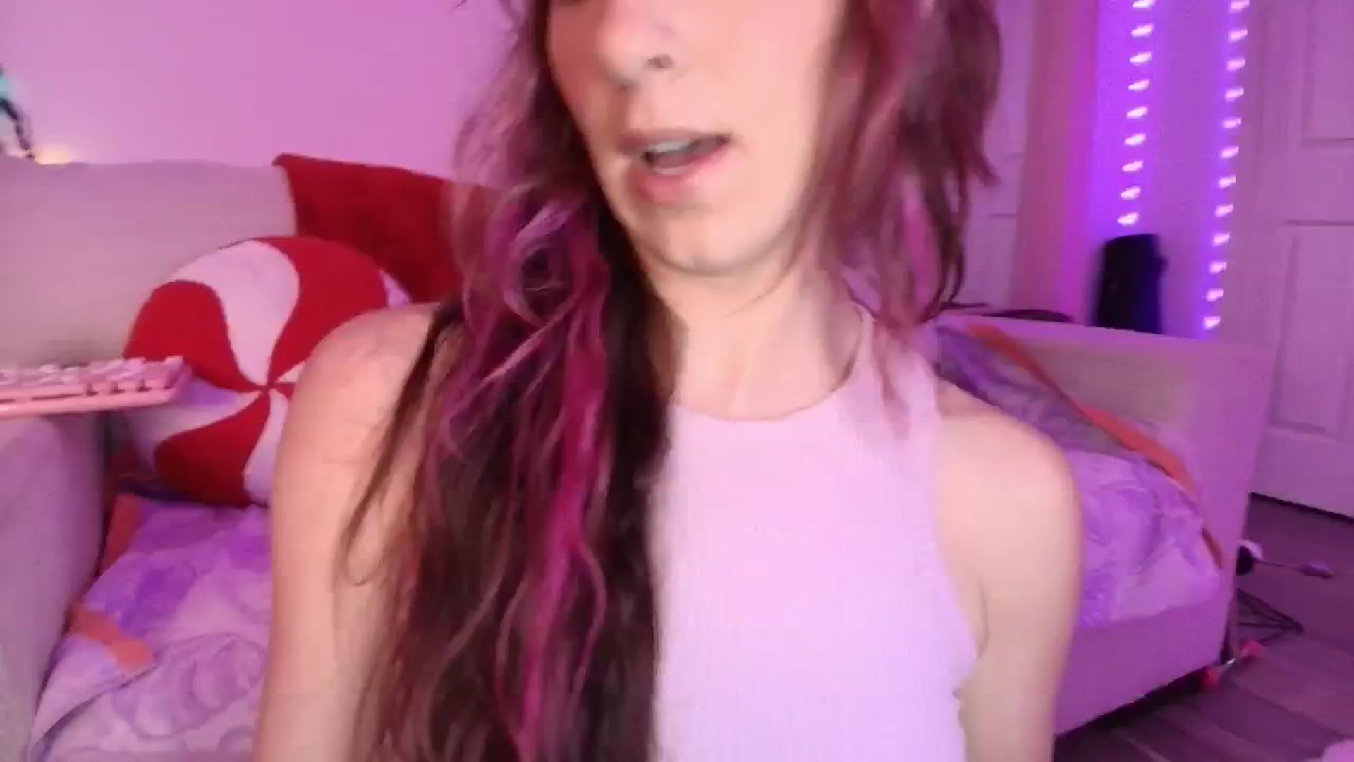 Gallery image thumbnail from AnnaFaux's myfreecams stream on, 12/02/2025, 23:37 image 7 of 20