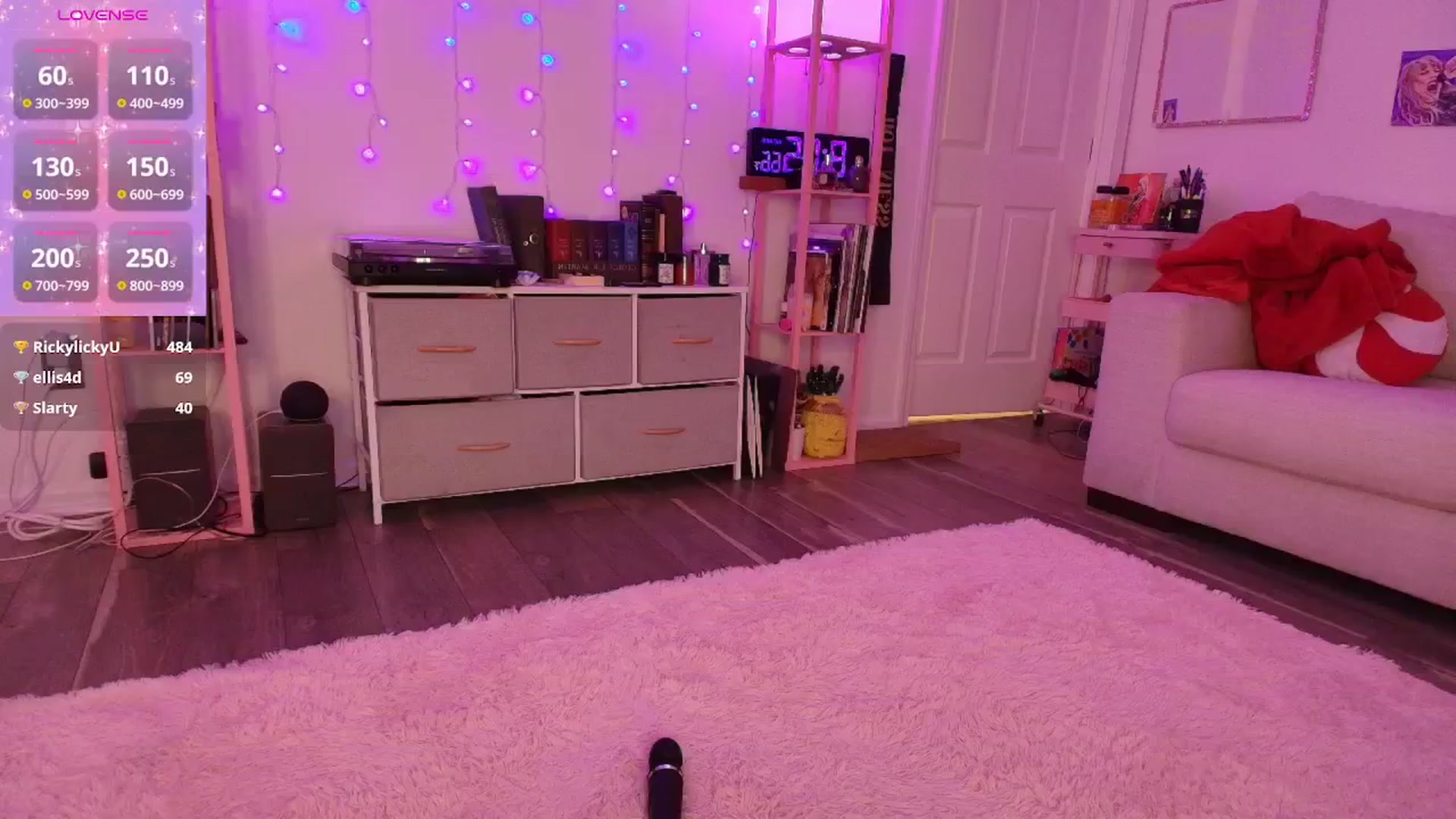 Gallery image thumbnail from AnnaFaux's myfreecams stream on, 12/11/2025, 01:47 image 9 of 20