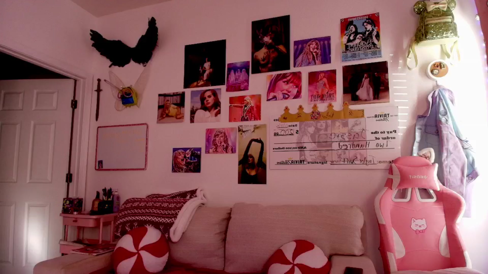 Gallery image thumbnail from AnnaFaux's myfreecams stream on, 12/13/2025, 20:47 image 1 of 20